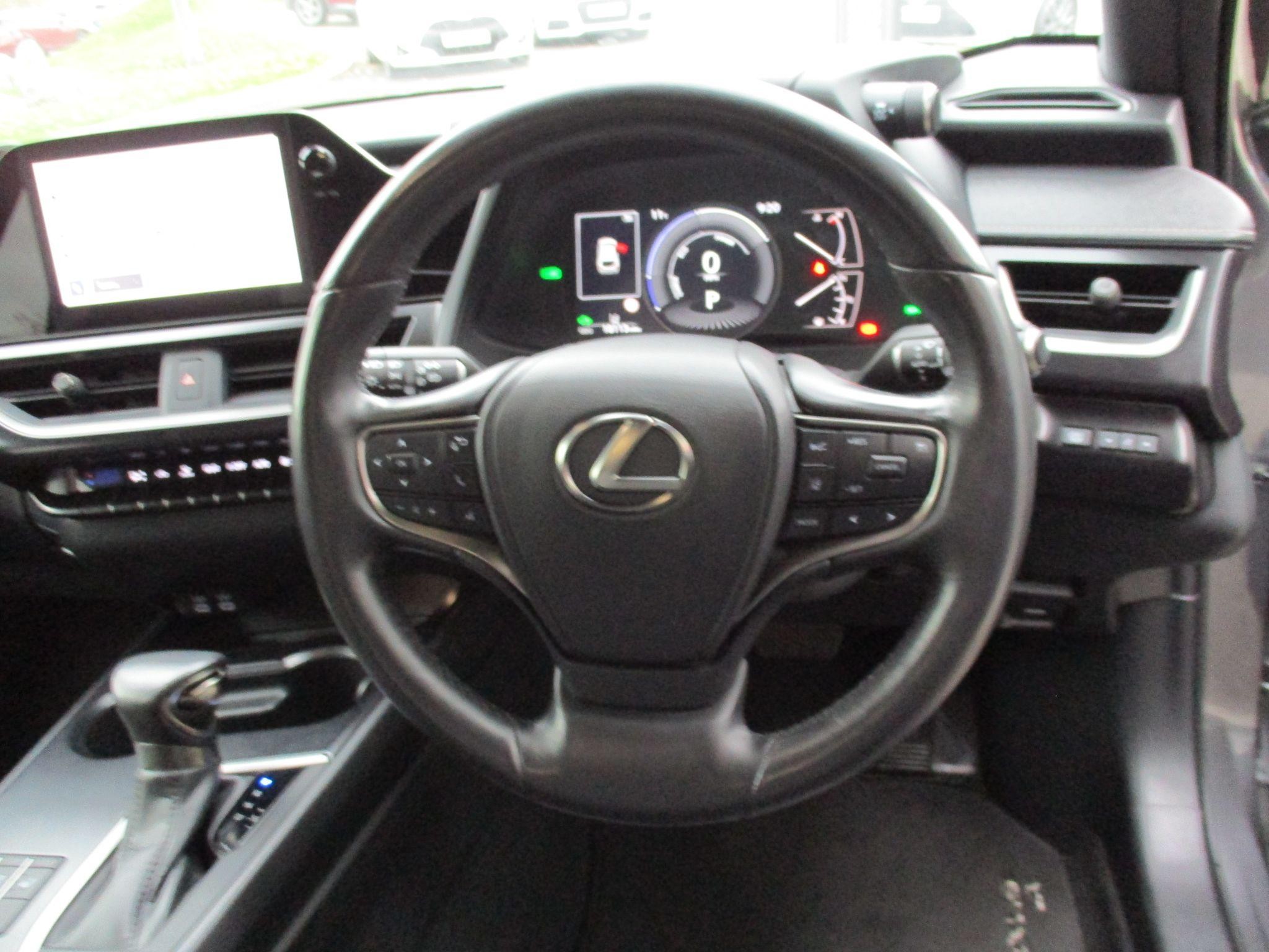 Lexus UX Image 14