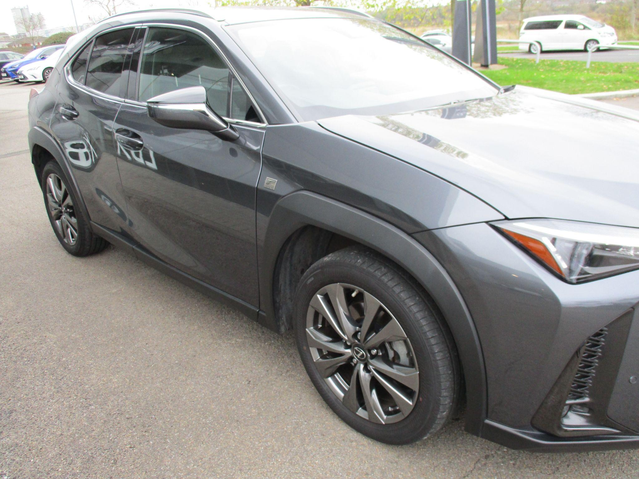 Lexus UX Image 37