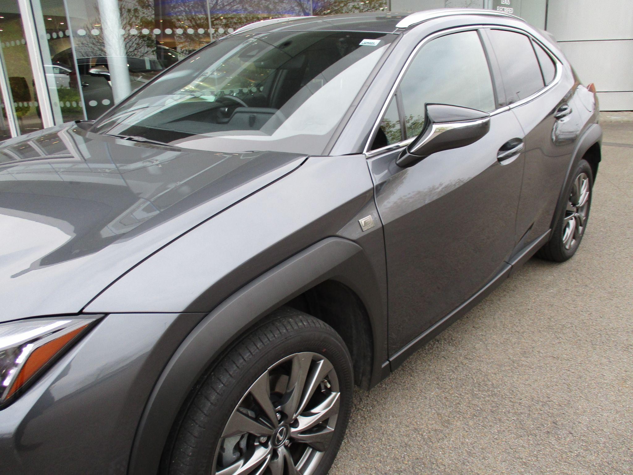 Lexus UX Image 40