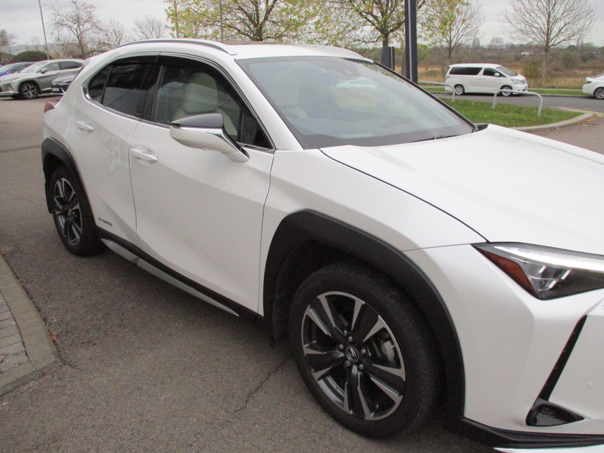 Lexus UX Image 43