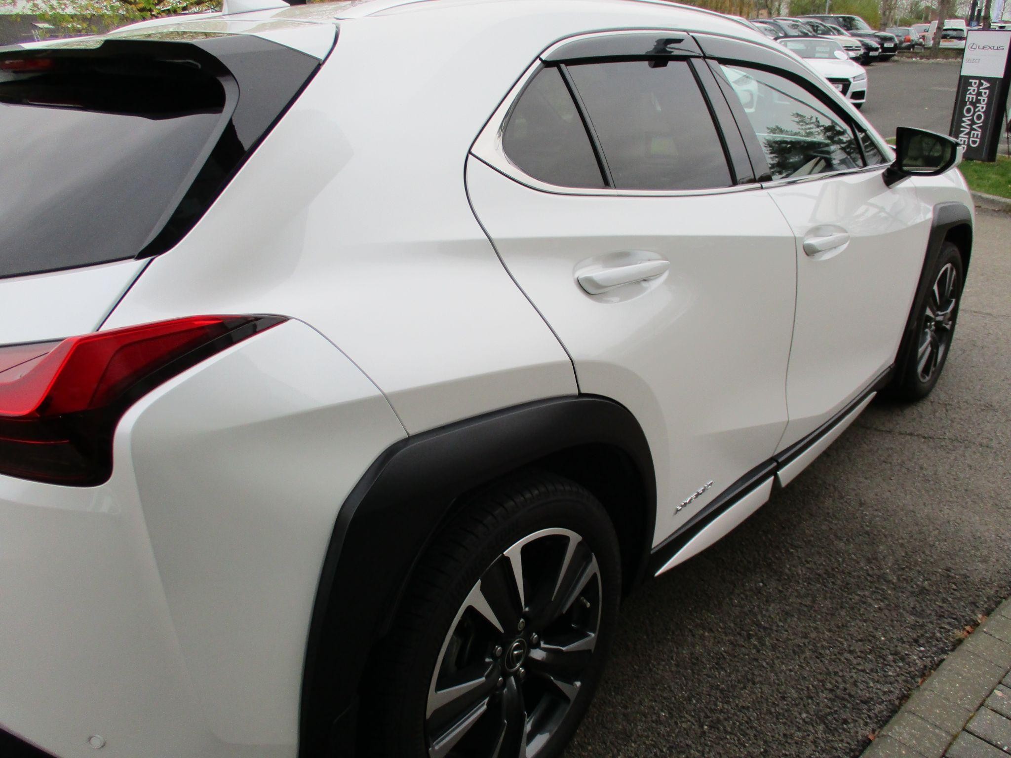 Lexus UX Image 44