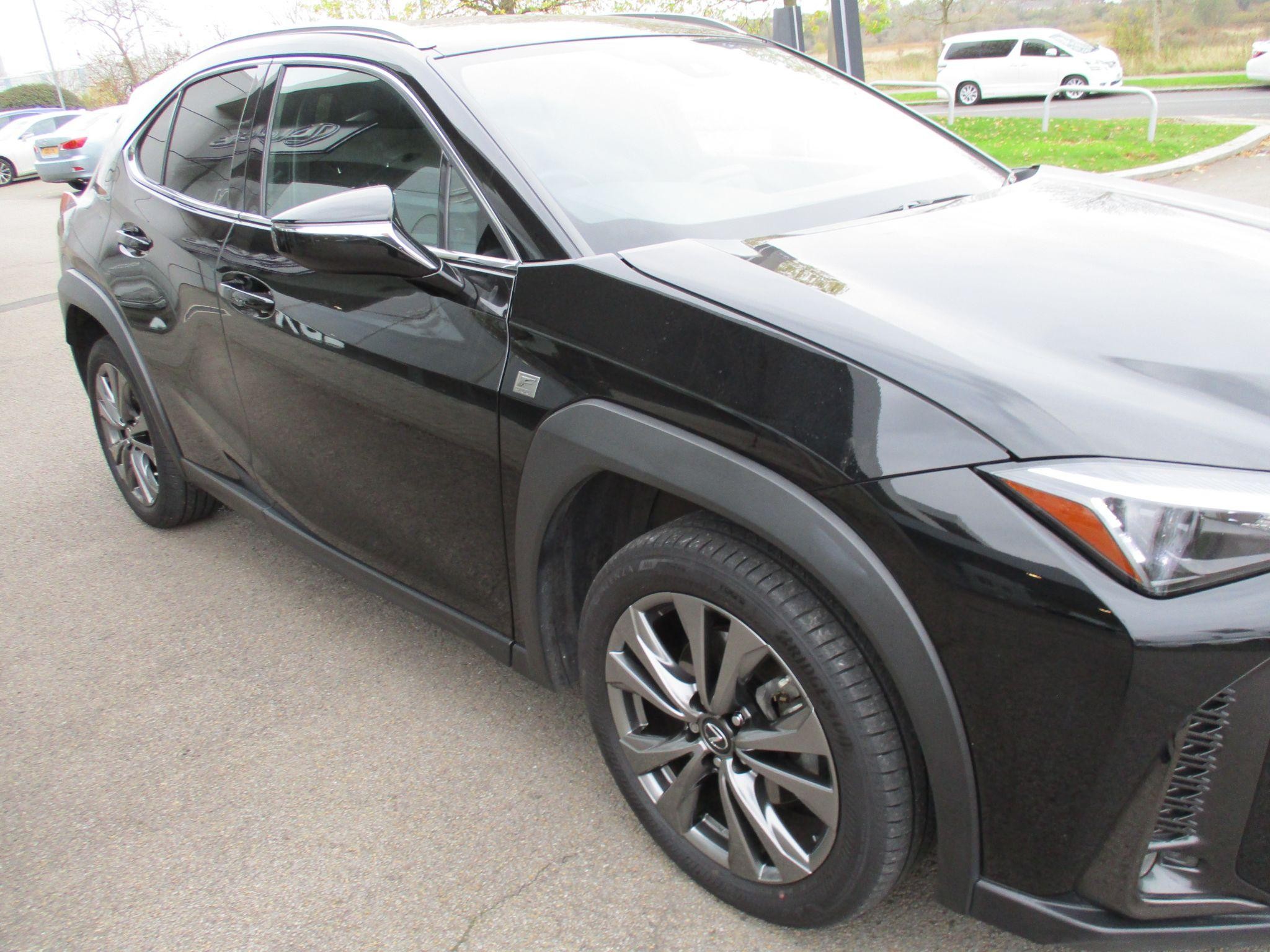 Lexus UX Image 37