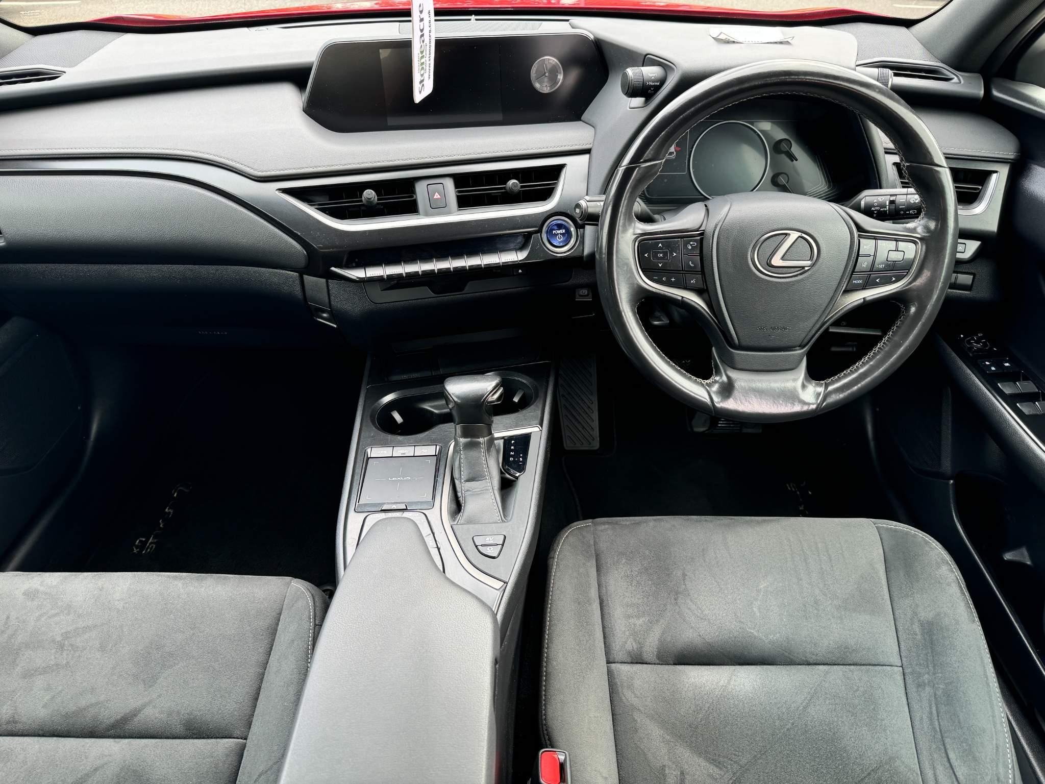 Lexus UX Self-Charging Hybrid Image 15