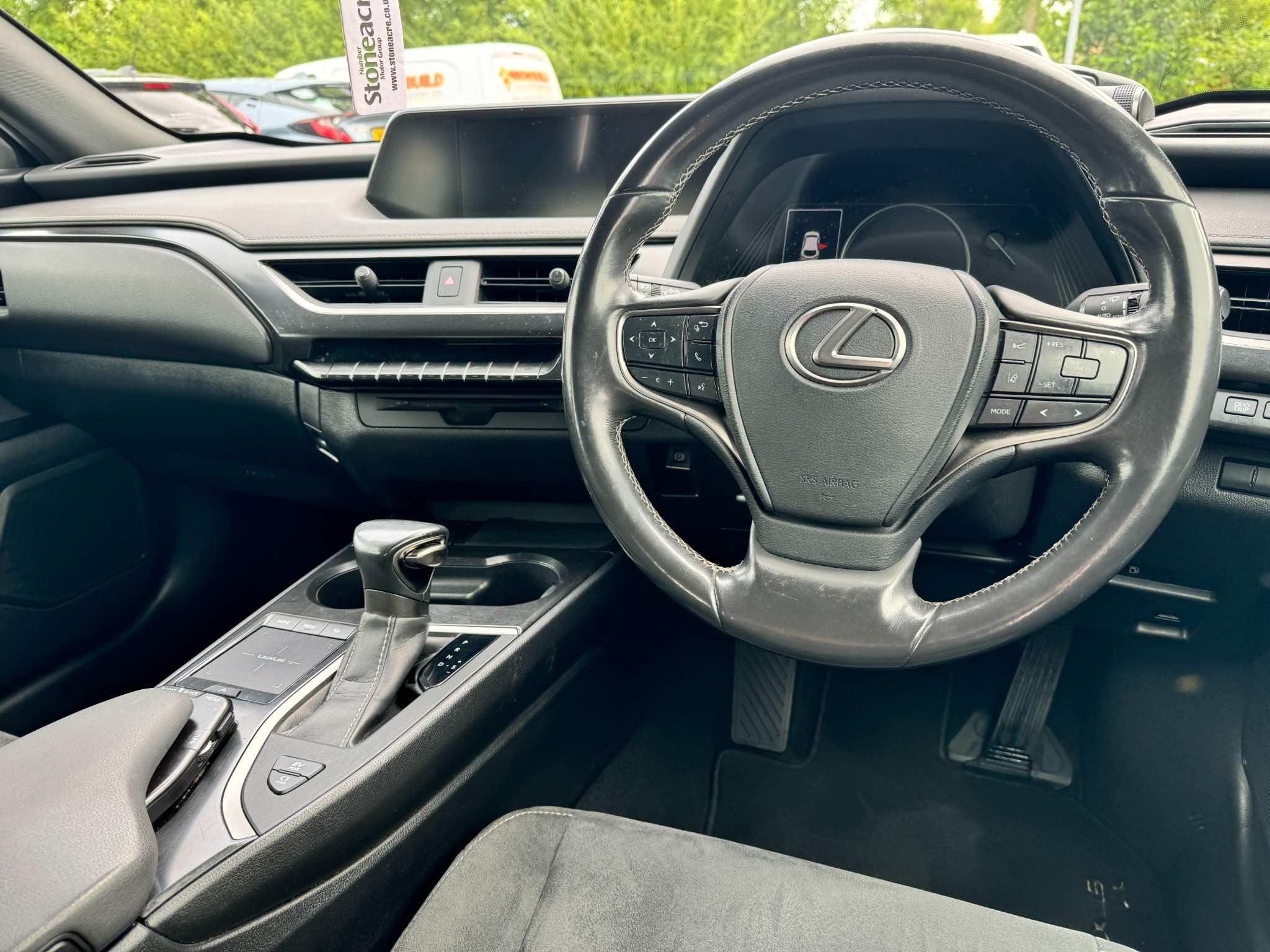 Lexus UX Self-Charging Hybrid Image 16