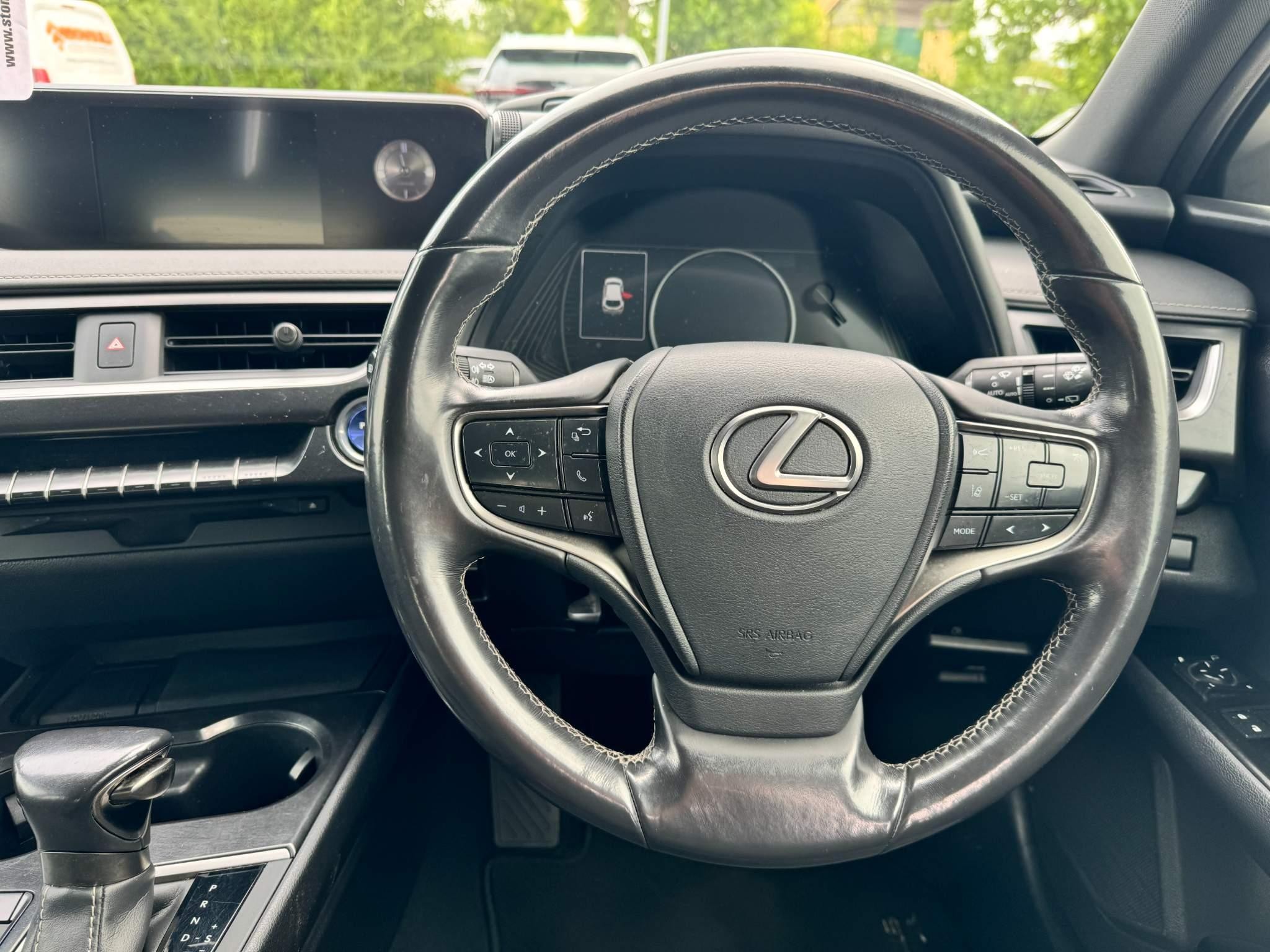 Lexus UX Self-Charging Hybrid Image 17