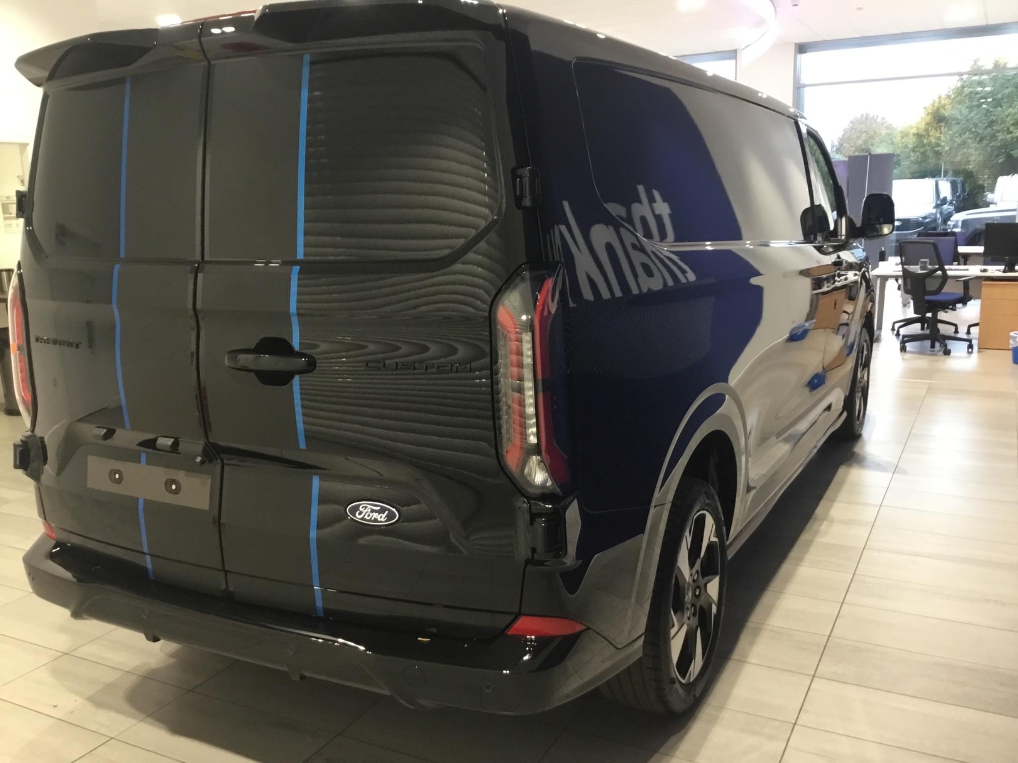 Ford Transit Custom Image 8