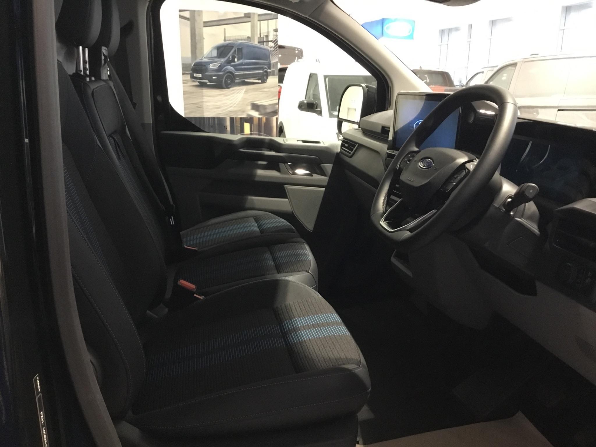 Ford Transit Custom Image 15