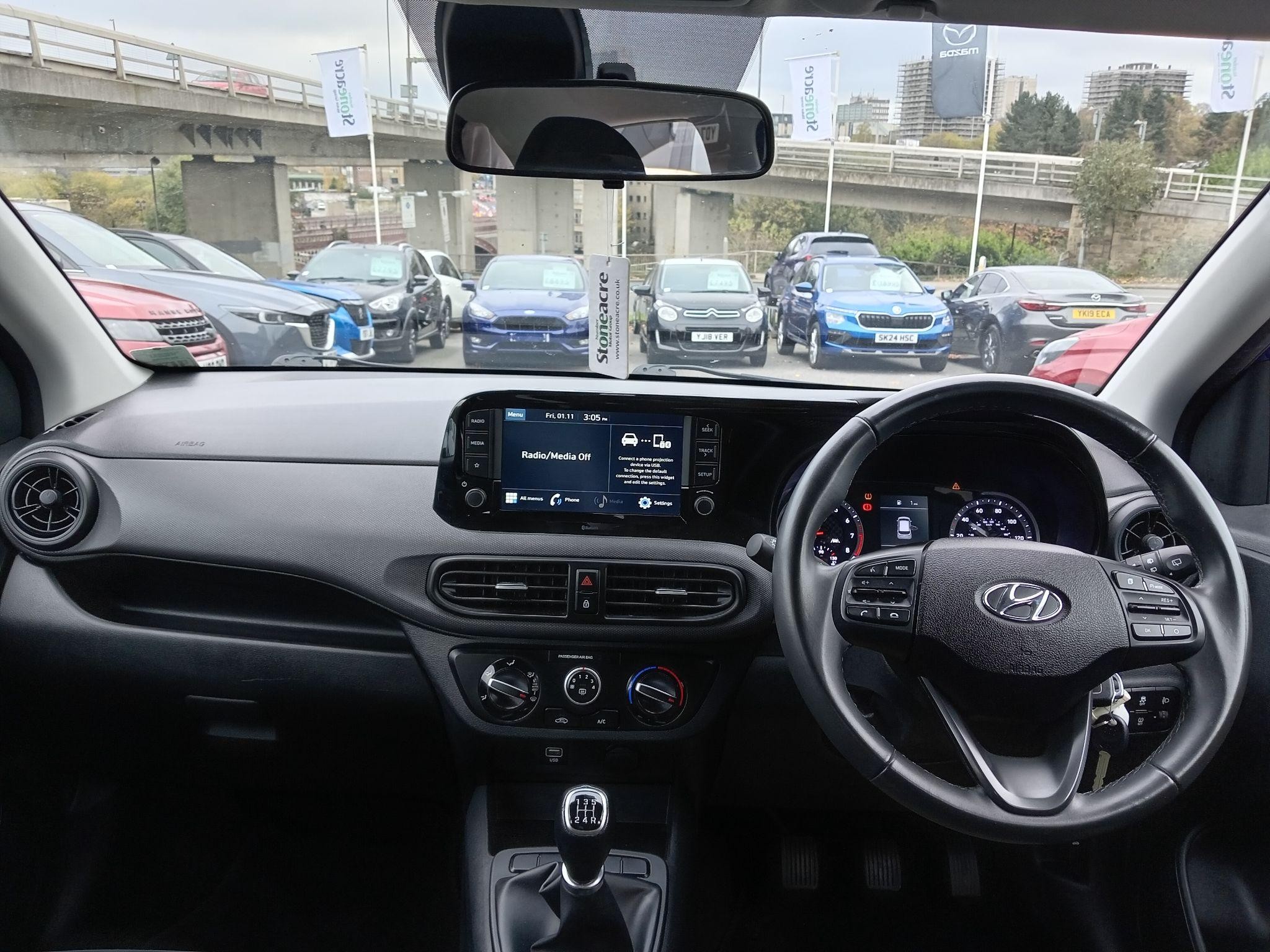 Hyundai i10 Image 10