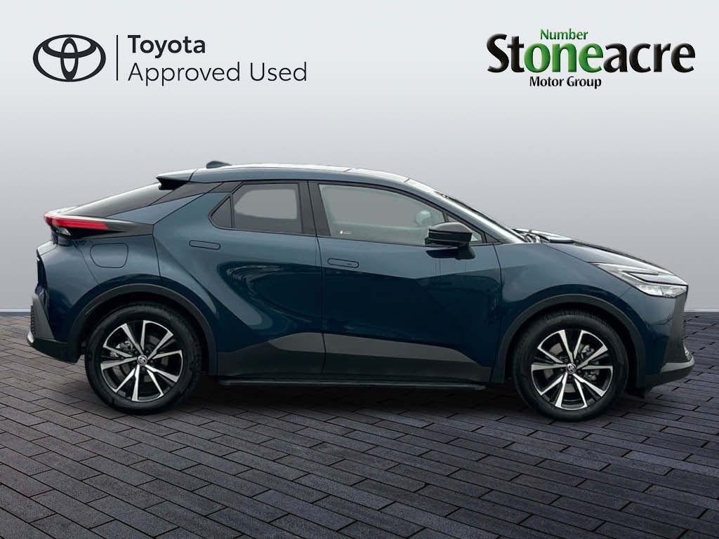 Toyota C-HR Image 2