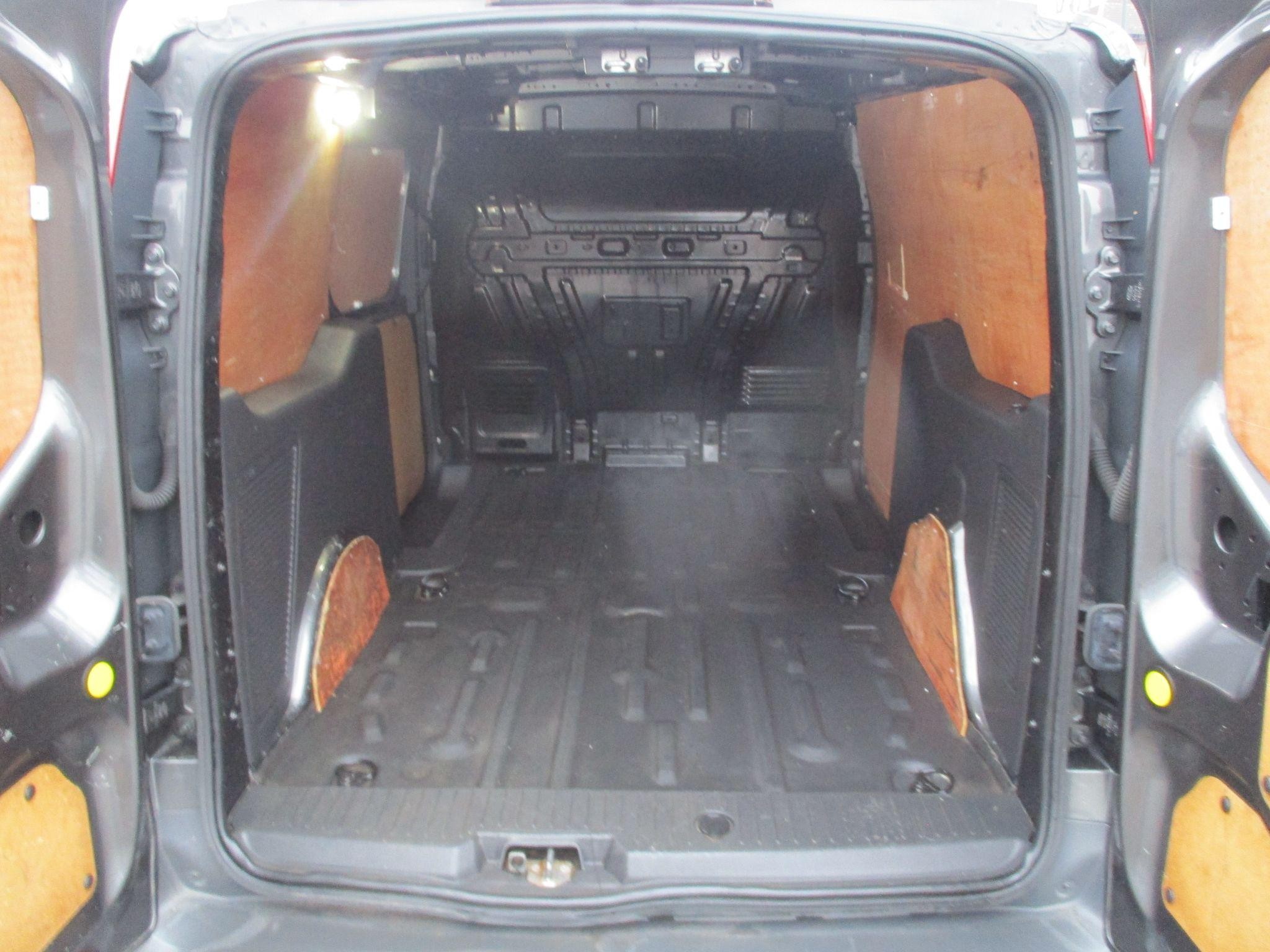 Ford Transit Connect Image 17