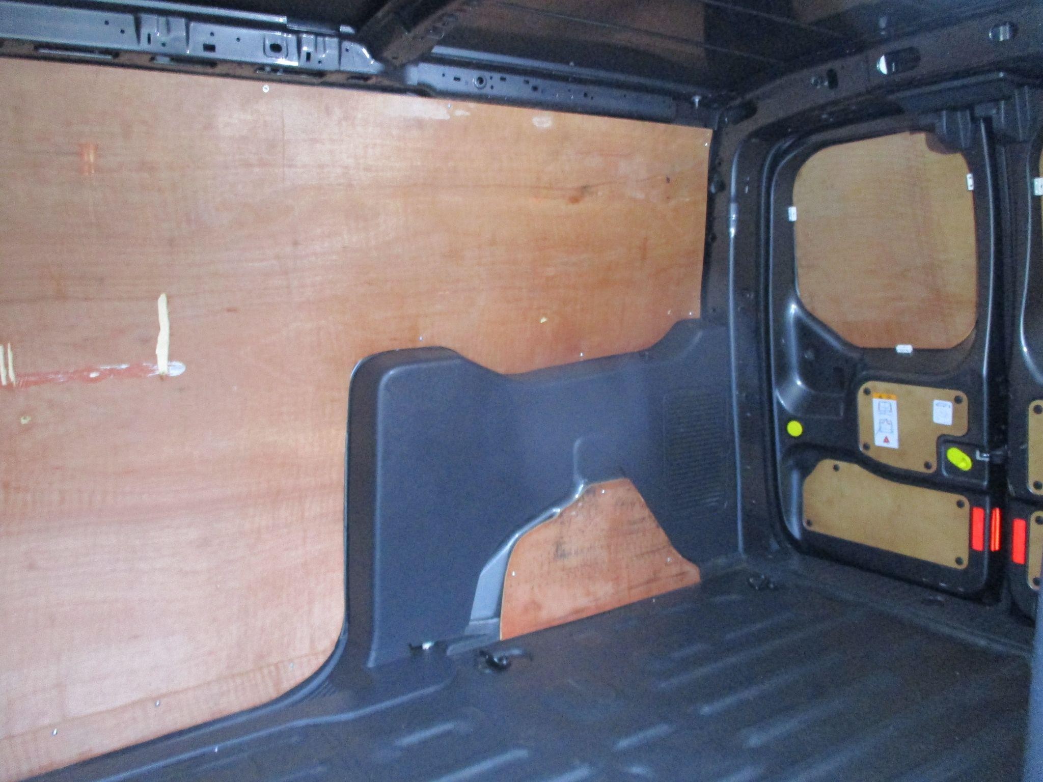 Ford Transit Connect Image 18