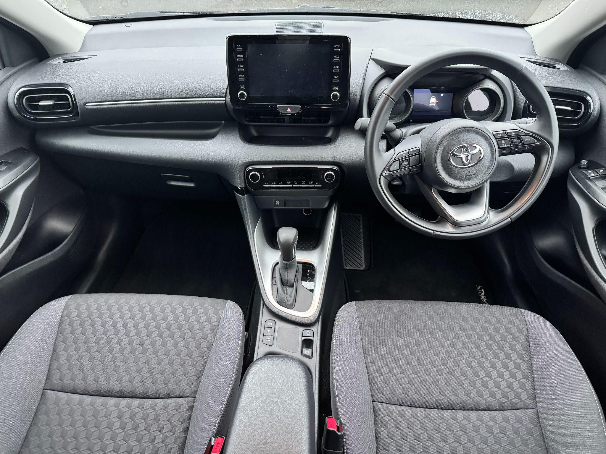 Toyota Yaris Image 17