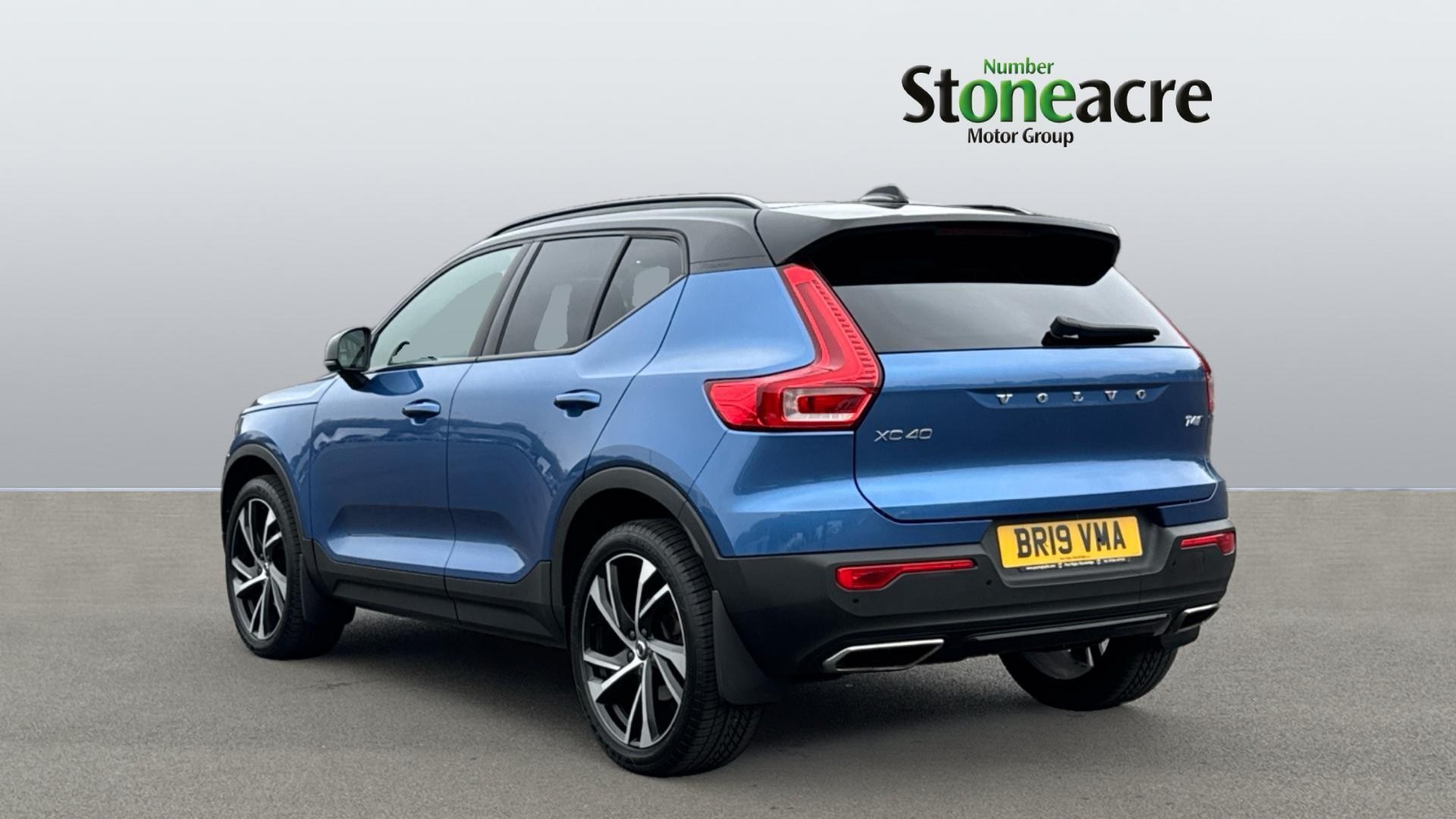 Volvo XC40 Image 2