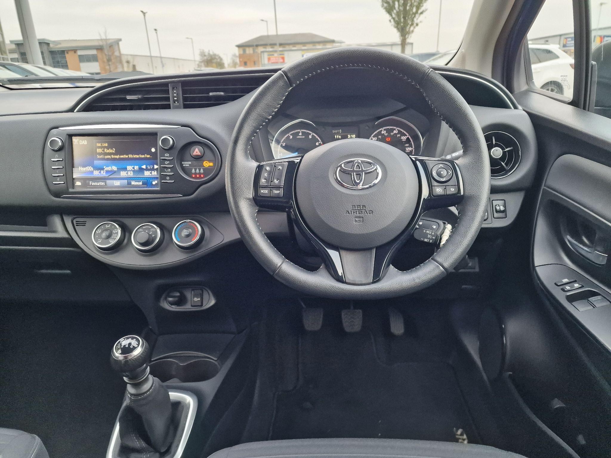 Toyota Yaris Image 8