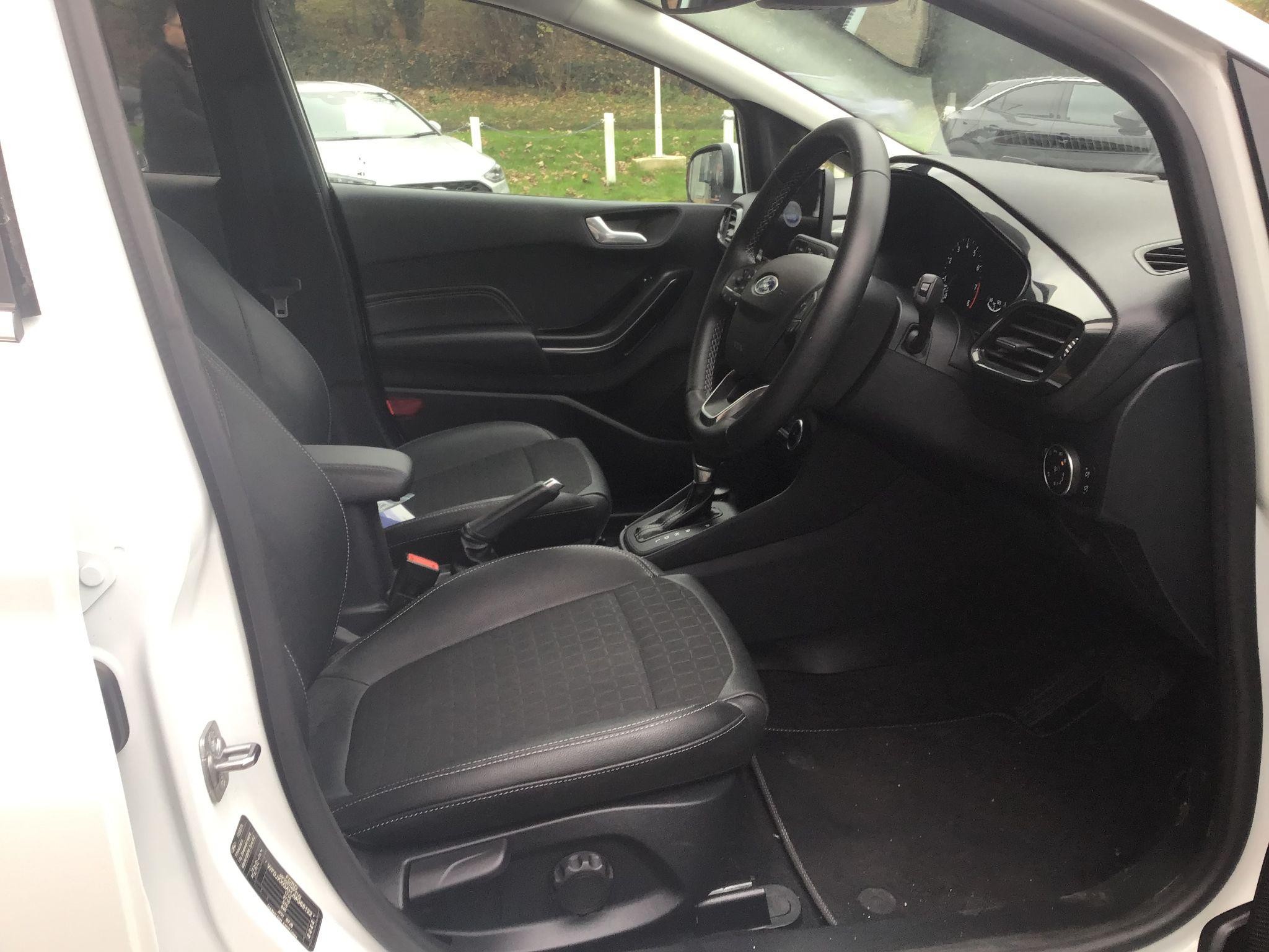 Ford Fiesta Image 10