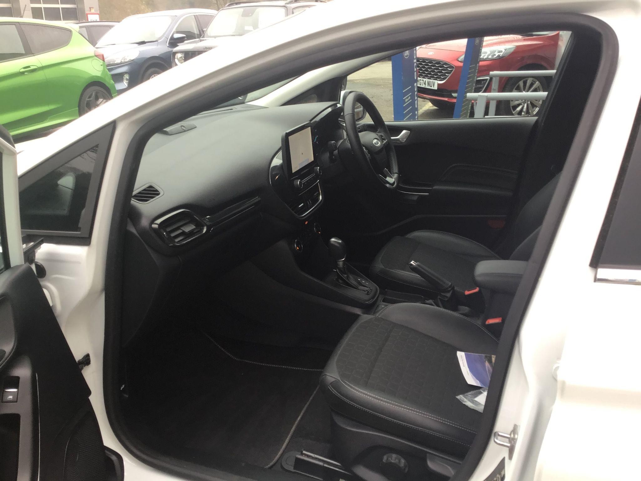 Ford Fiesta Image 16