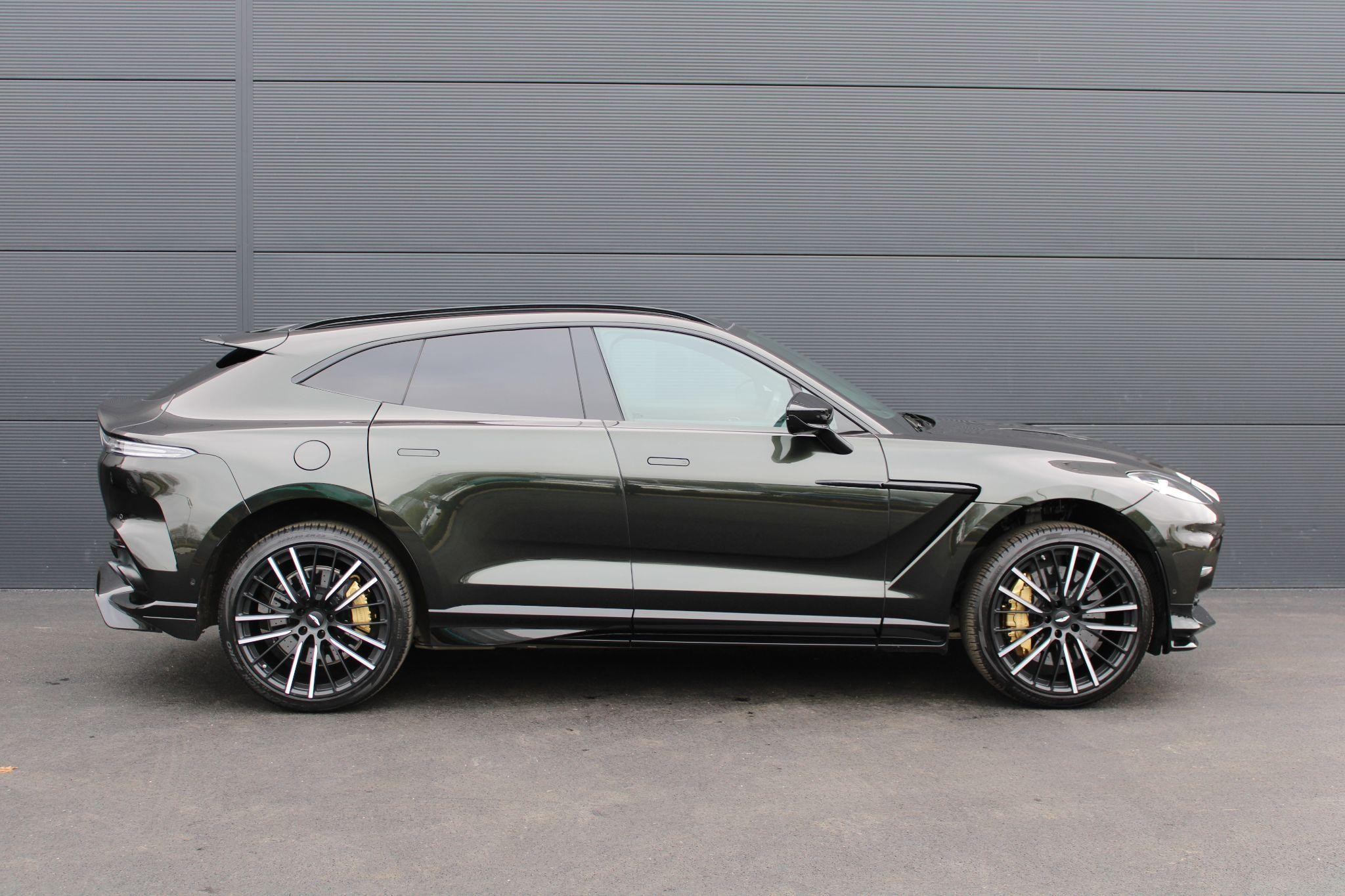 Aston Martin DBX Image 2