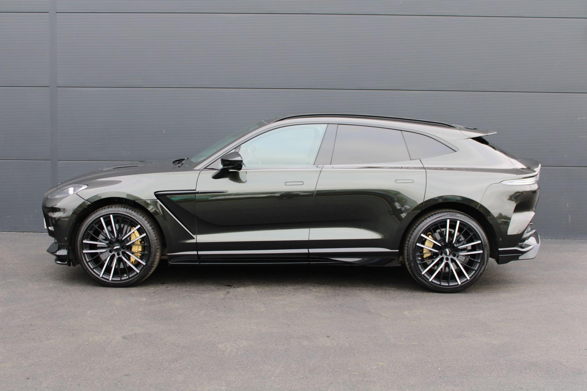 Aston Martin DBX Image 6