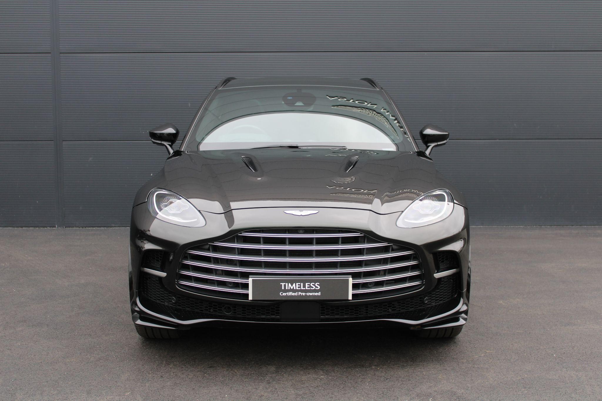 Aston Martin DBX Image 8