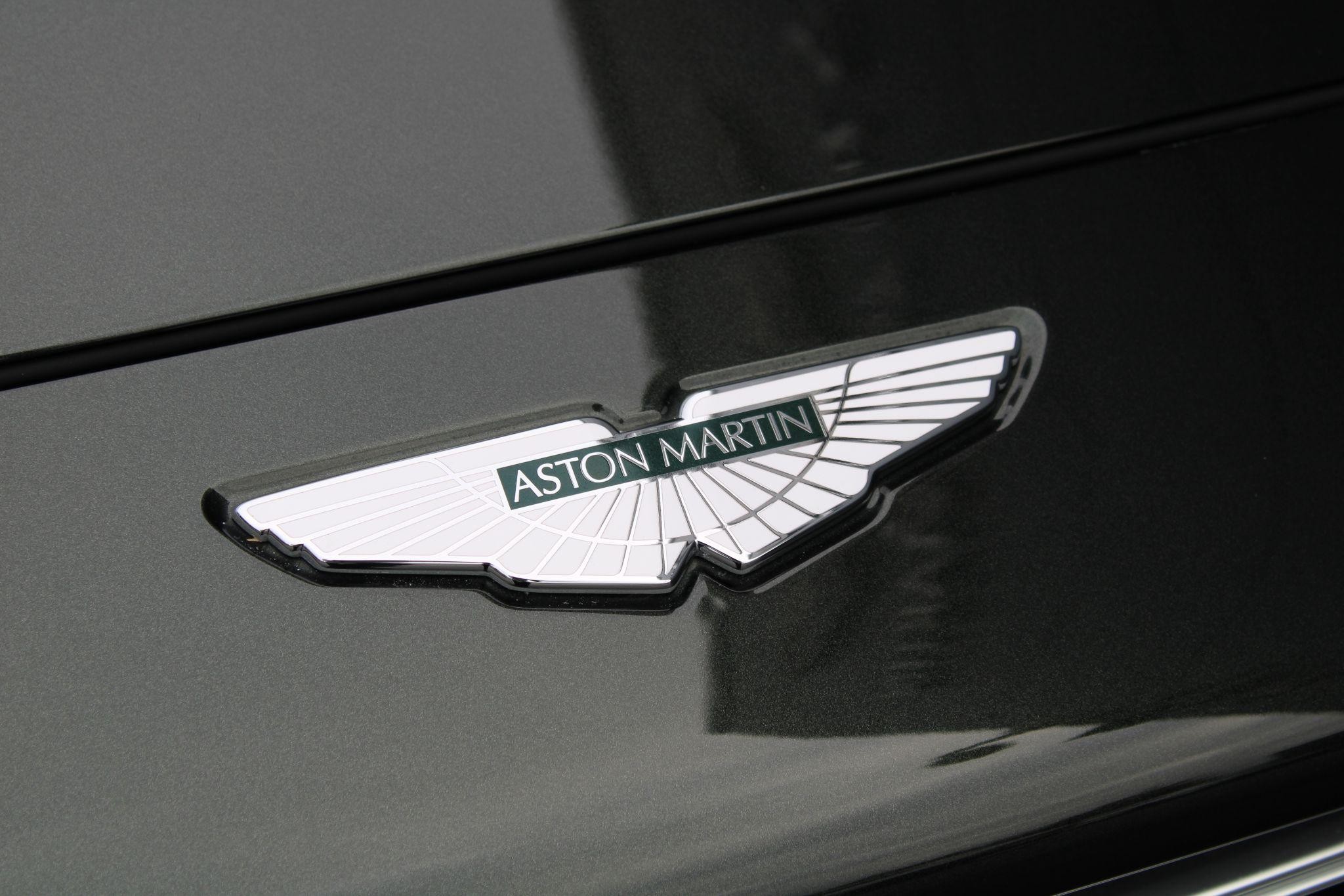 Aston Martin DBX Image 23