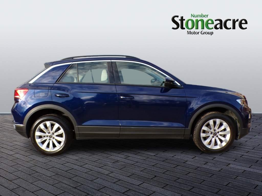 Volkswagen T-Roc Image 2