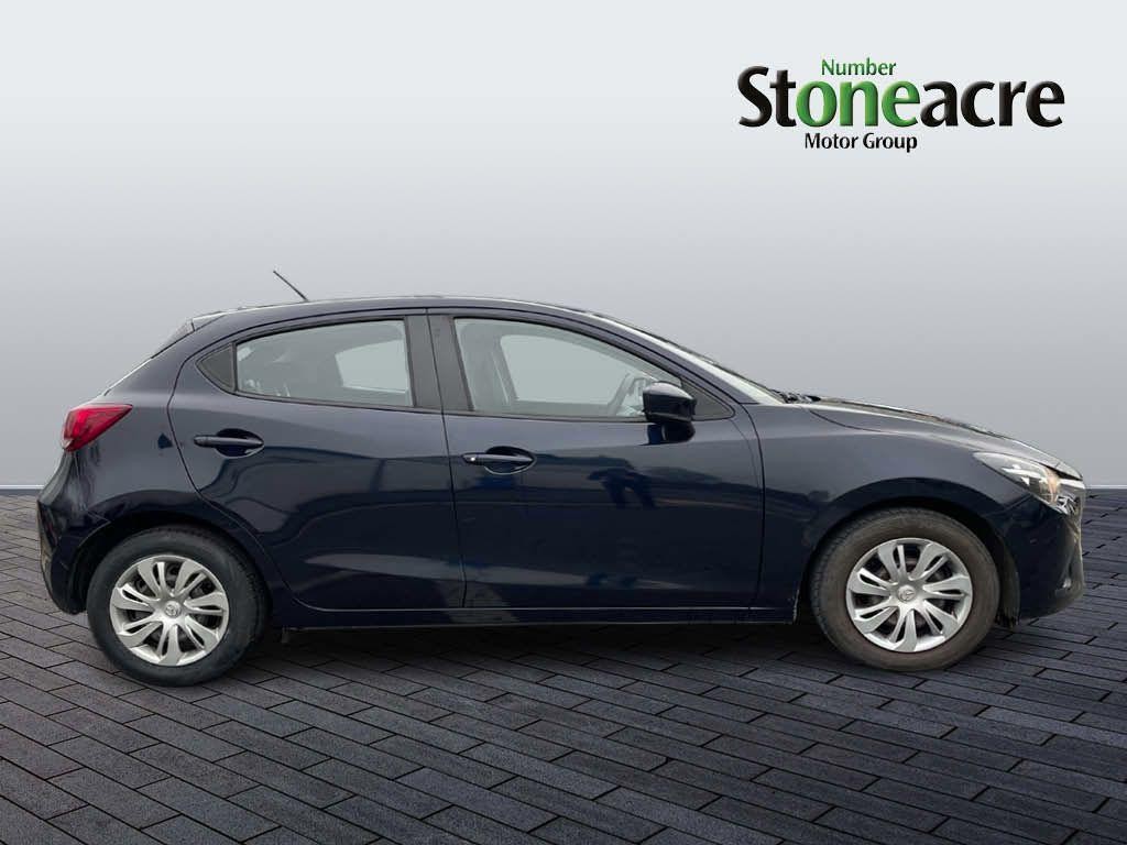 Mazda Mazda2 Image 2