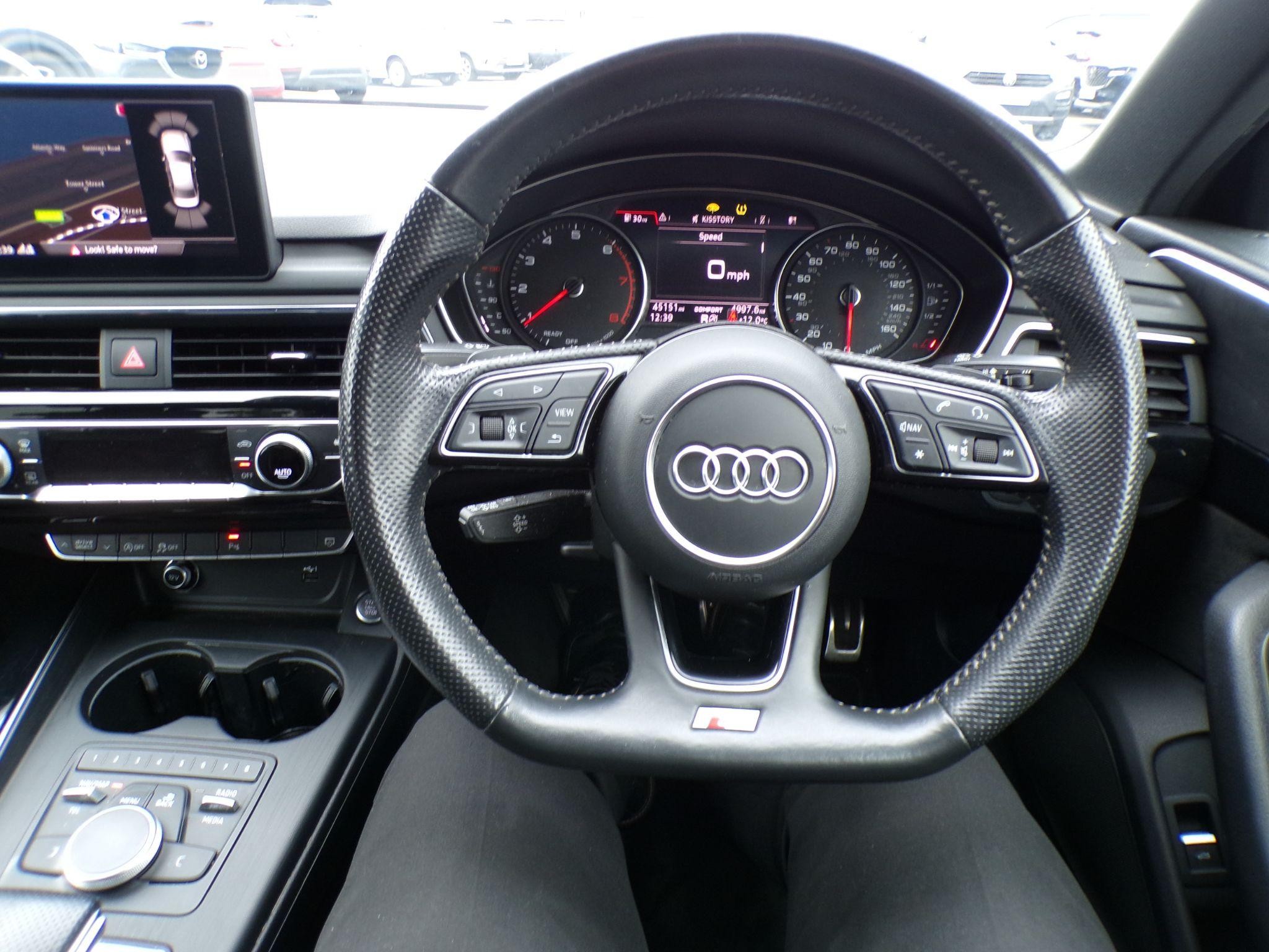 Audi A4 Image 12