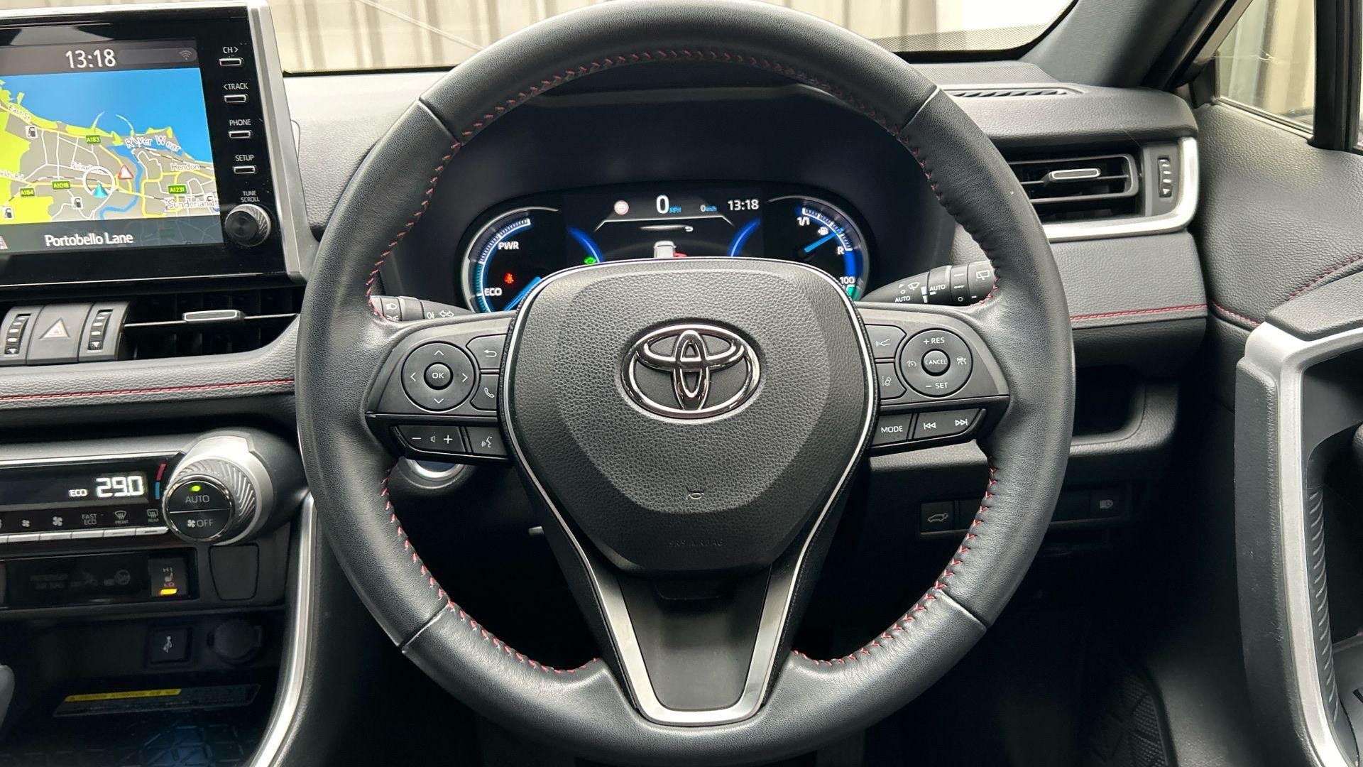 Toyota RAV4 Image 12