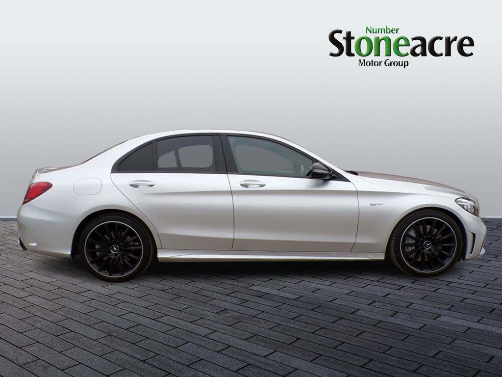 Mercedes-Benz C-Class Image 2