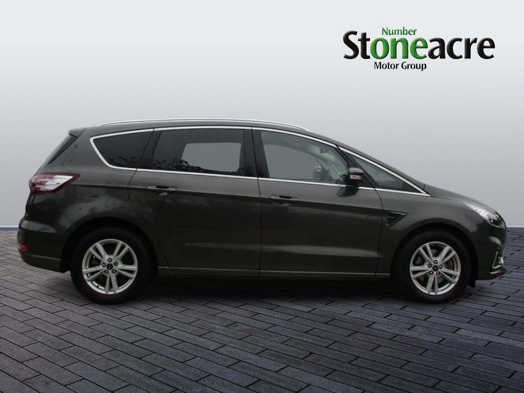 Ford S-Max Image 2