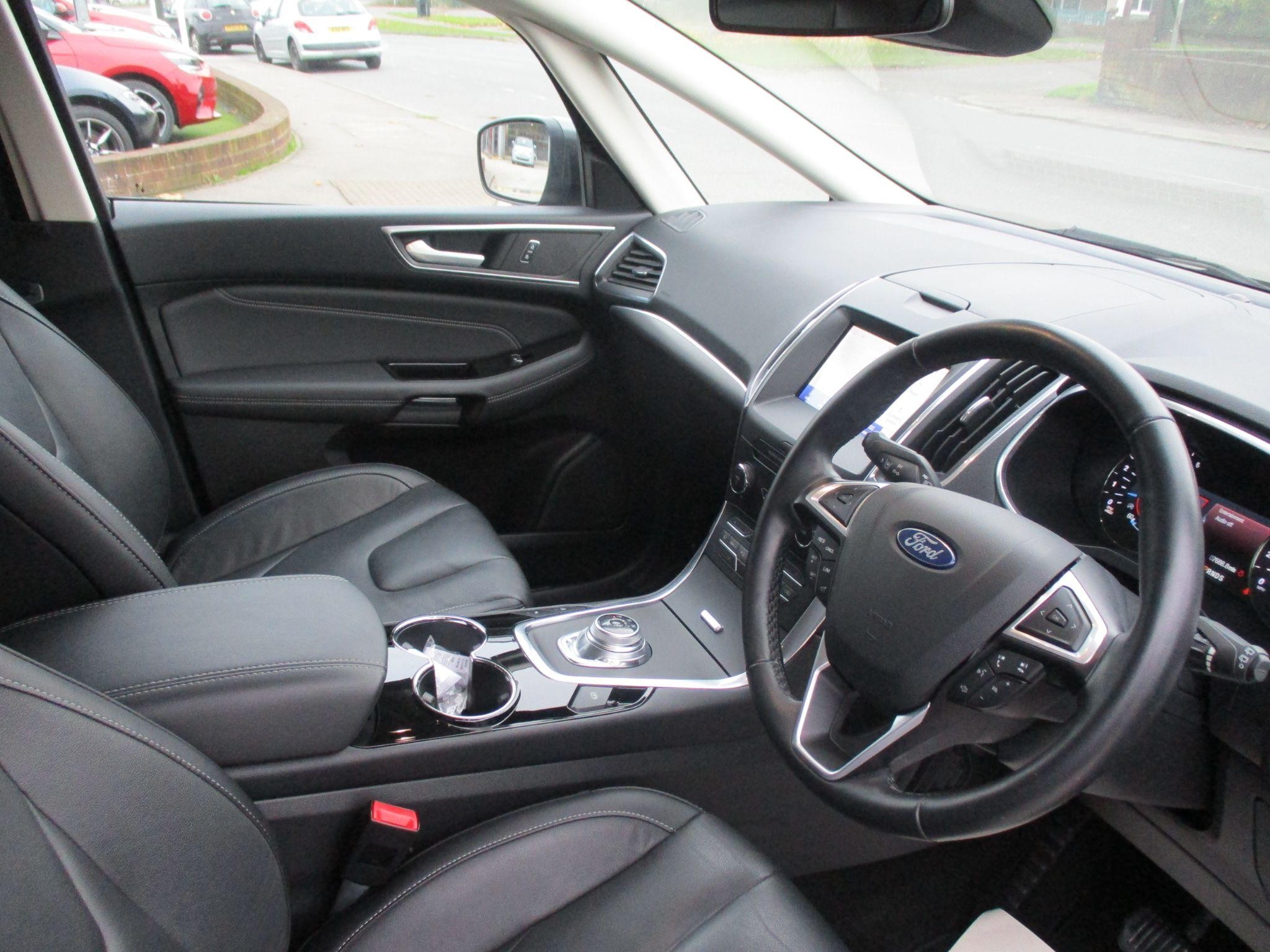 Ford S-Max Image 11