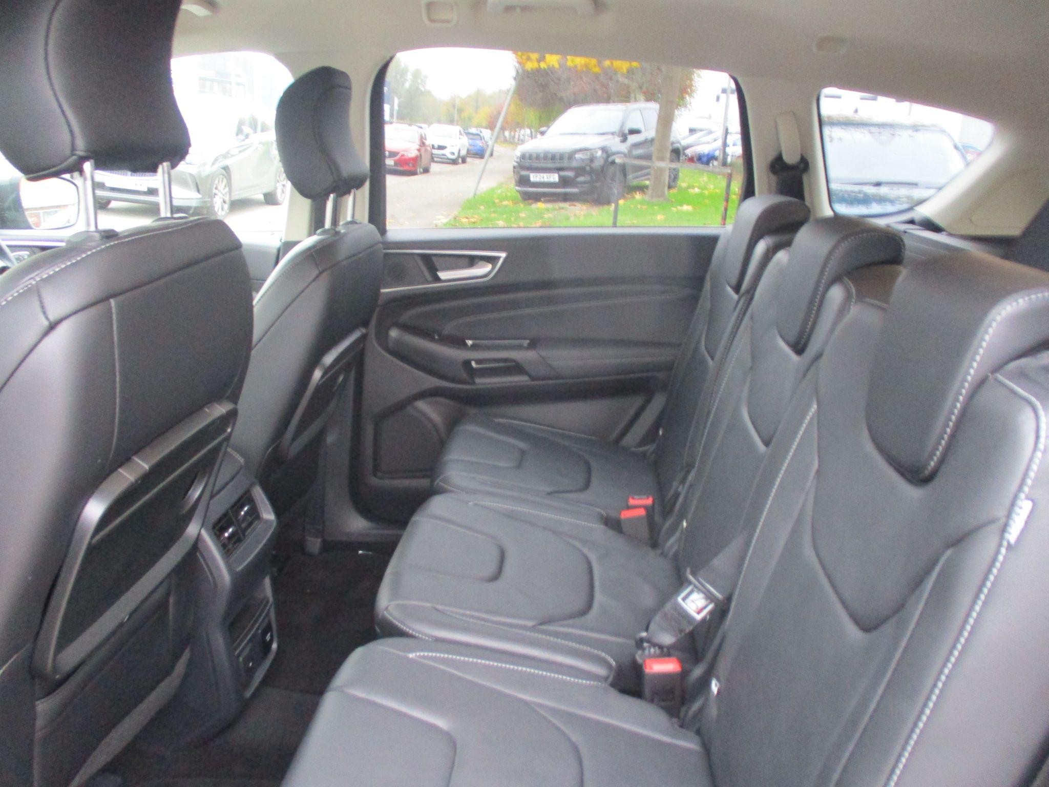 Ford S-Max Image 18