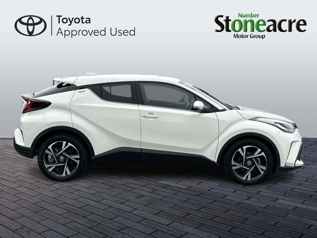 Toyota C-HR Image 2