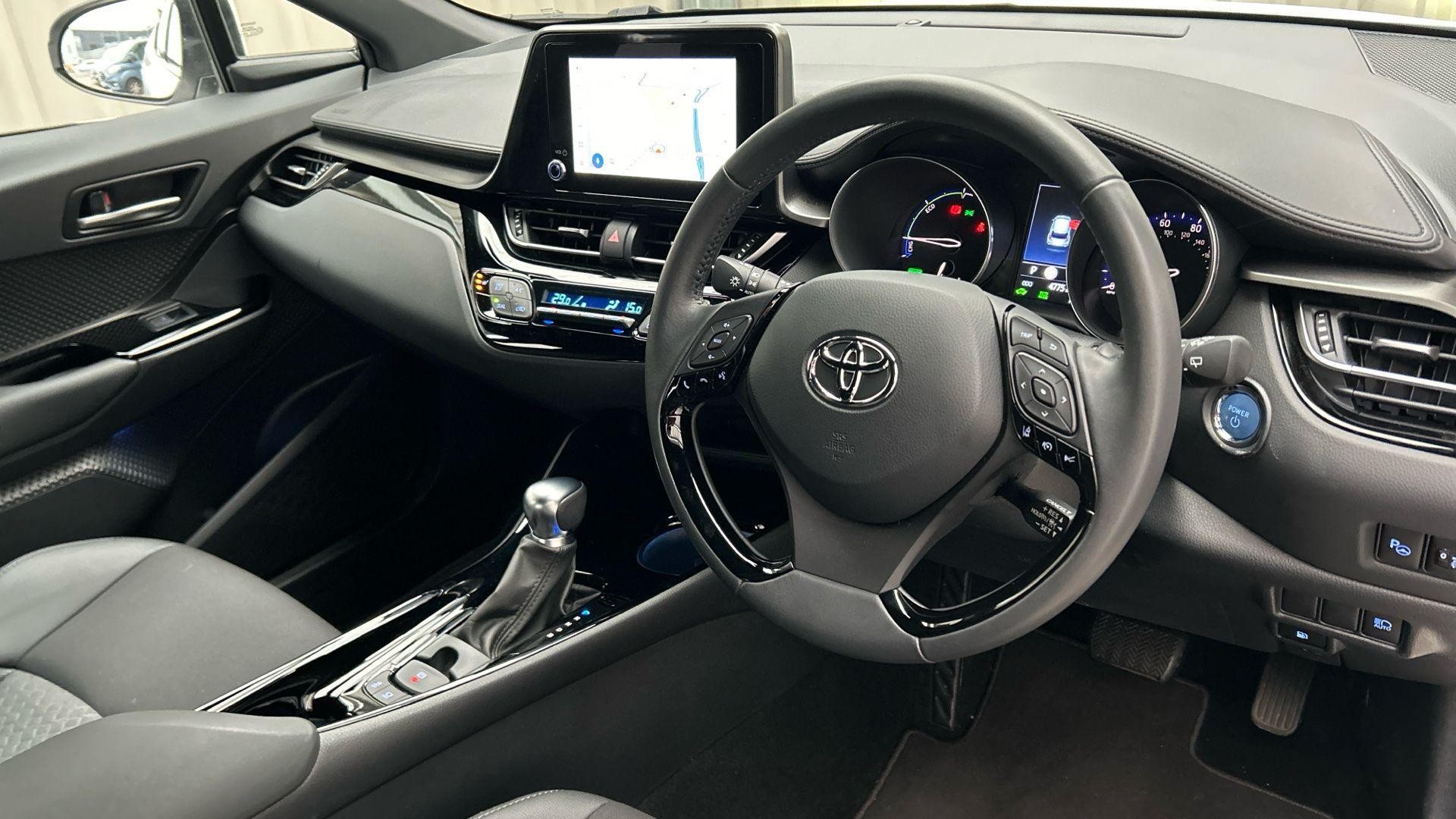 Toyota C-HR Image 10