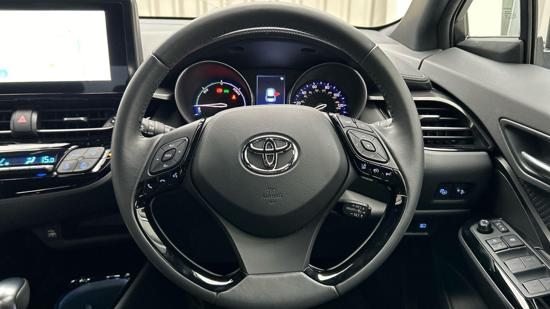 Toyota C-HR Image 12