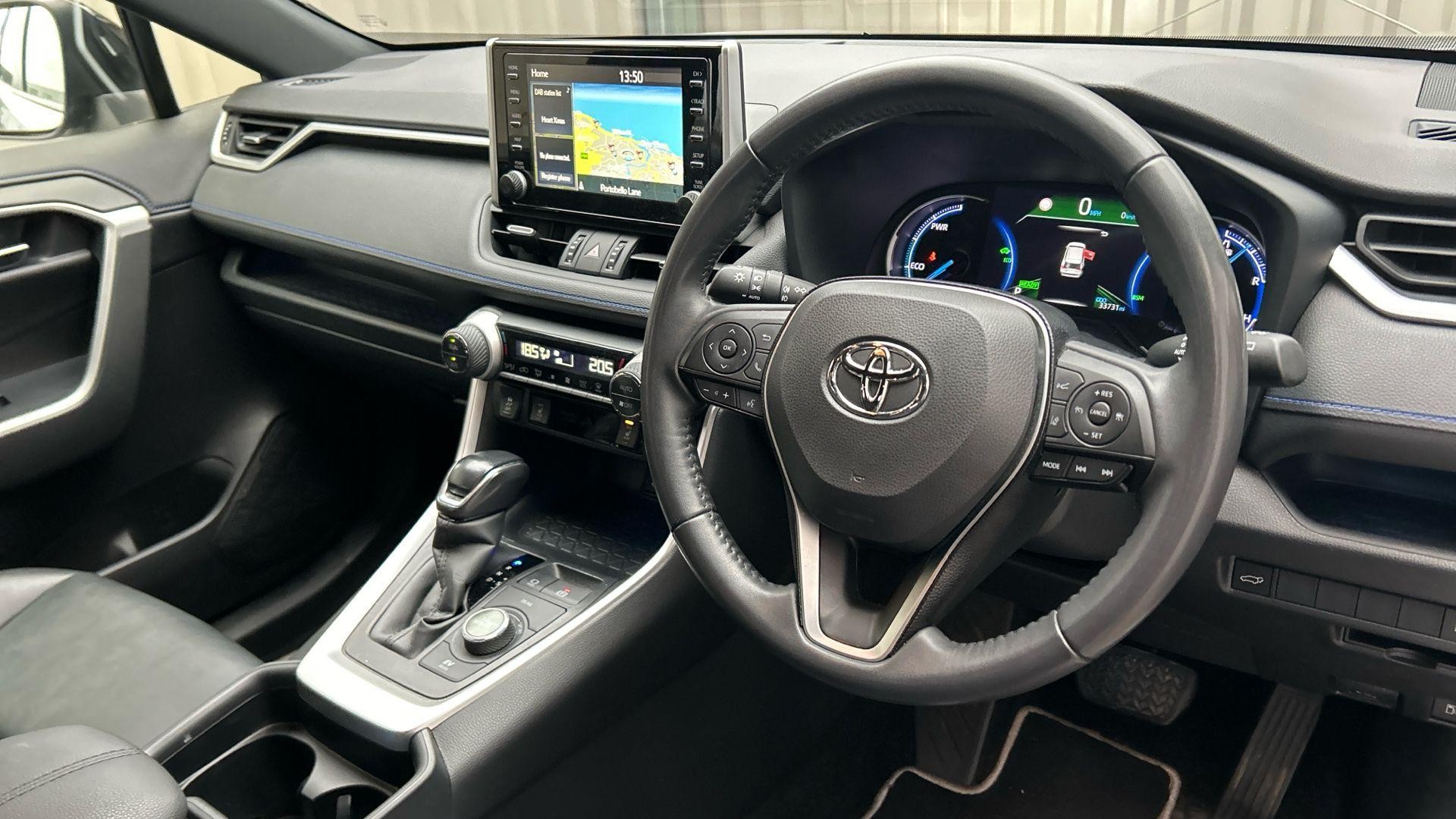 Toyota RAV4 Image 10