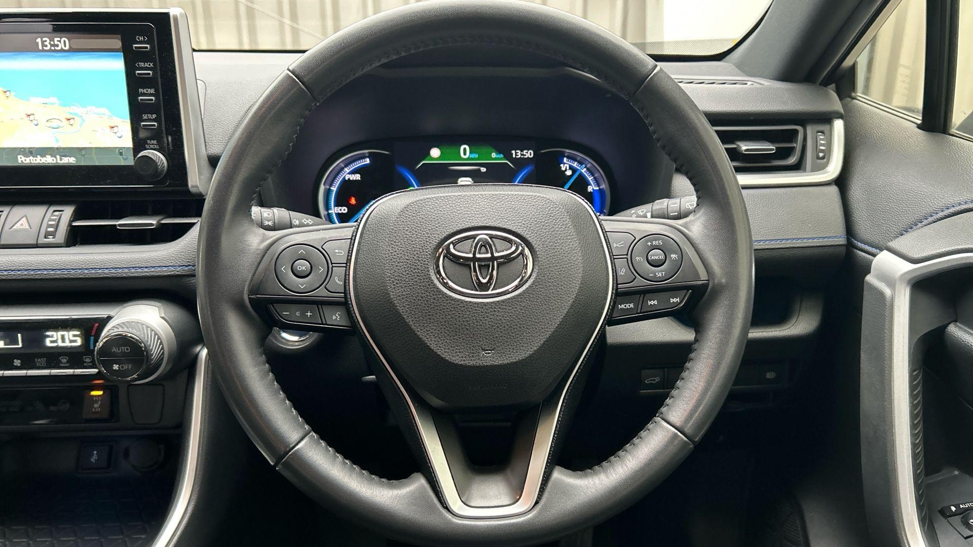 Toyota RAV4 Image 12