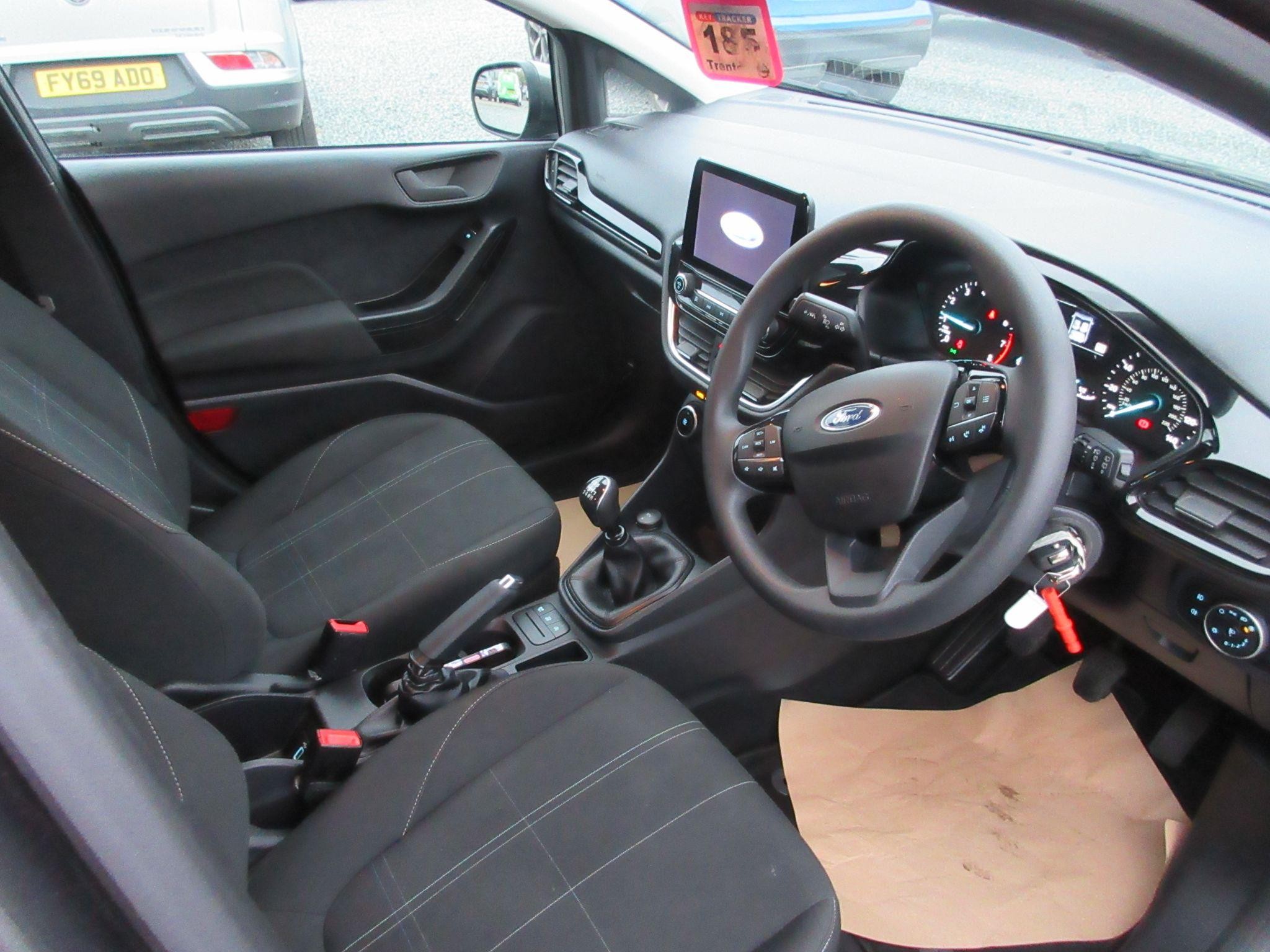 Ford Fiesta Image 9