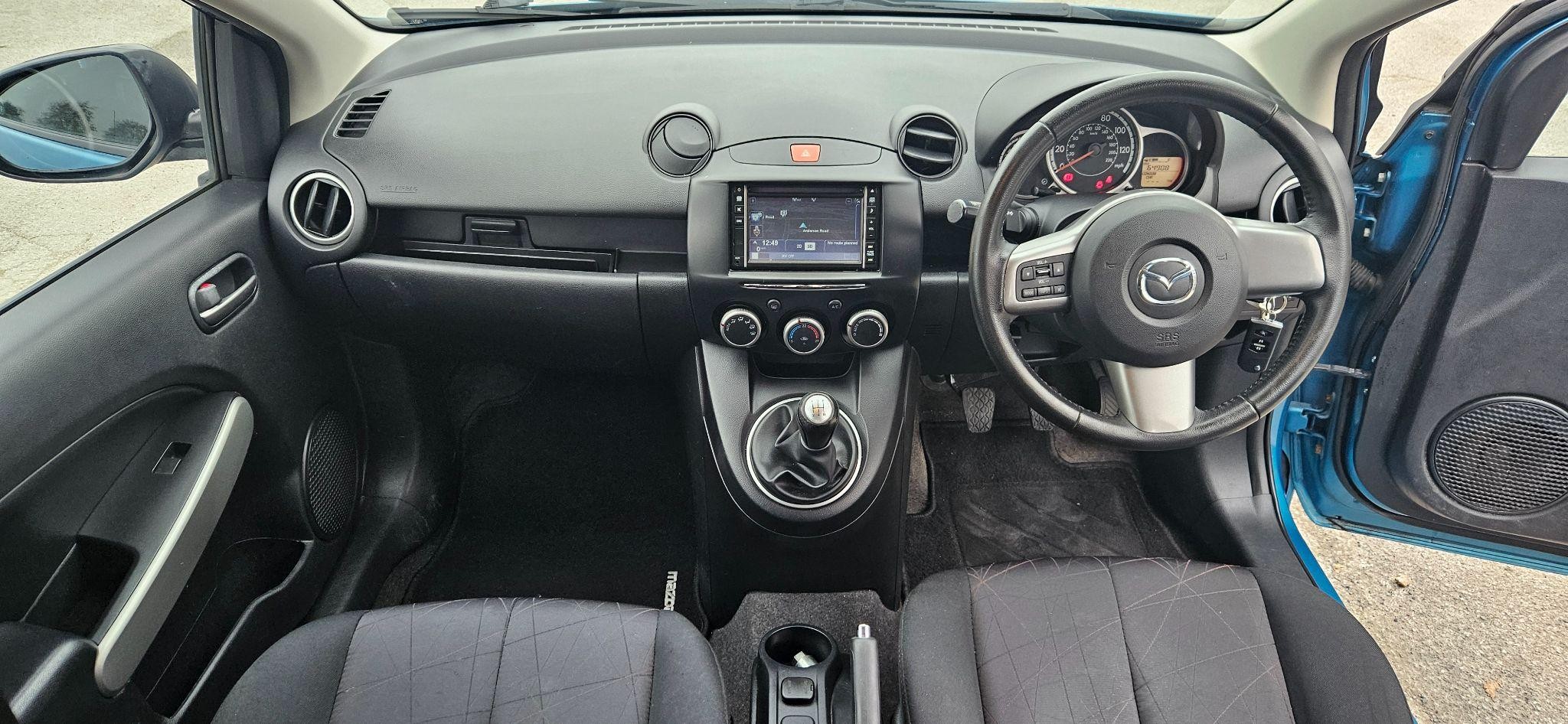 Mazda2 Image 12