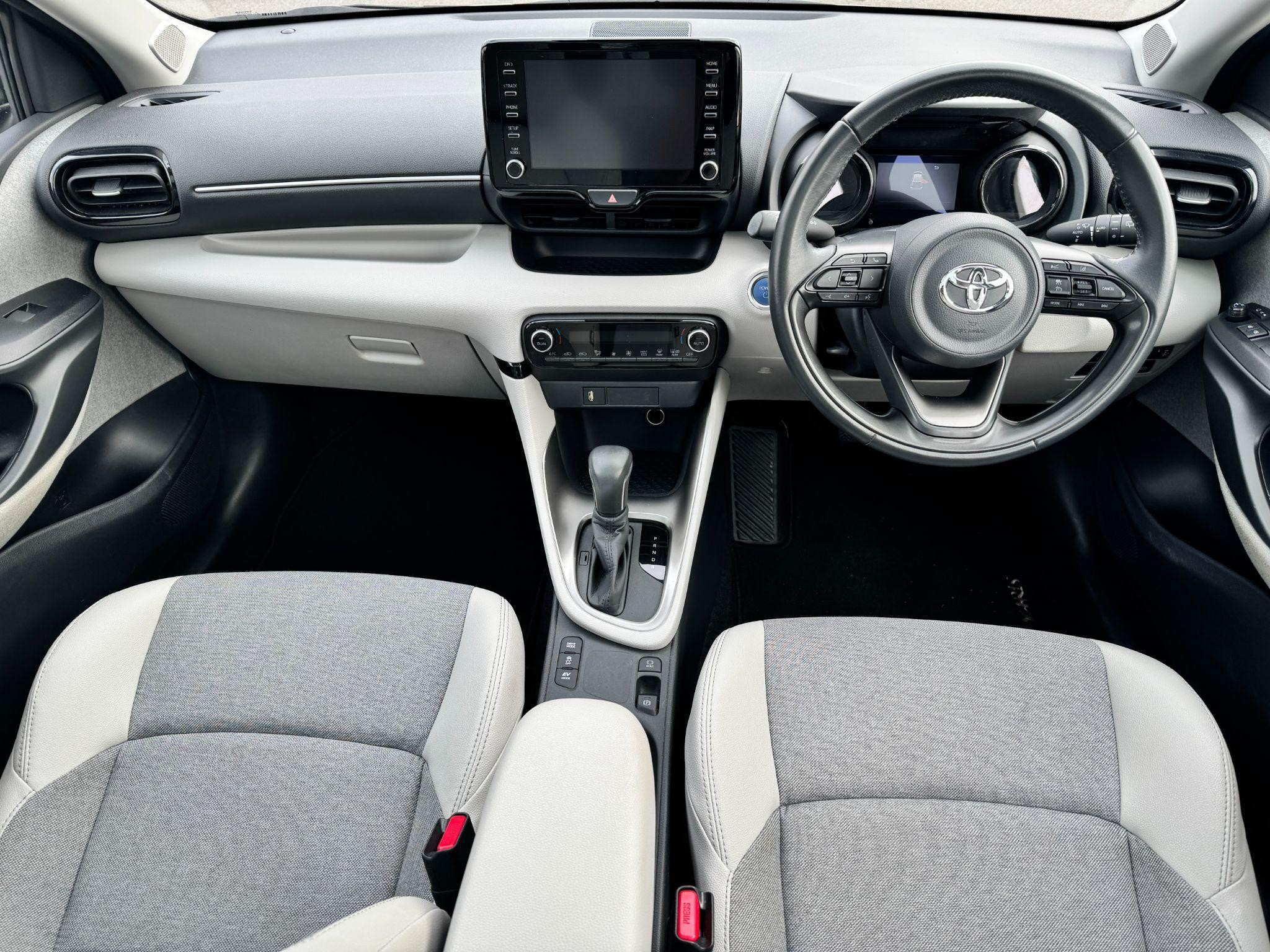 Toyota Yaris Image 17