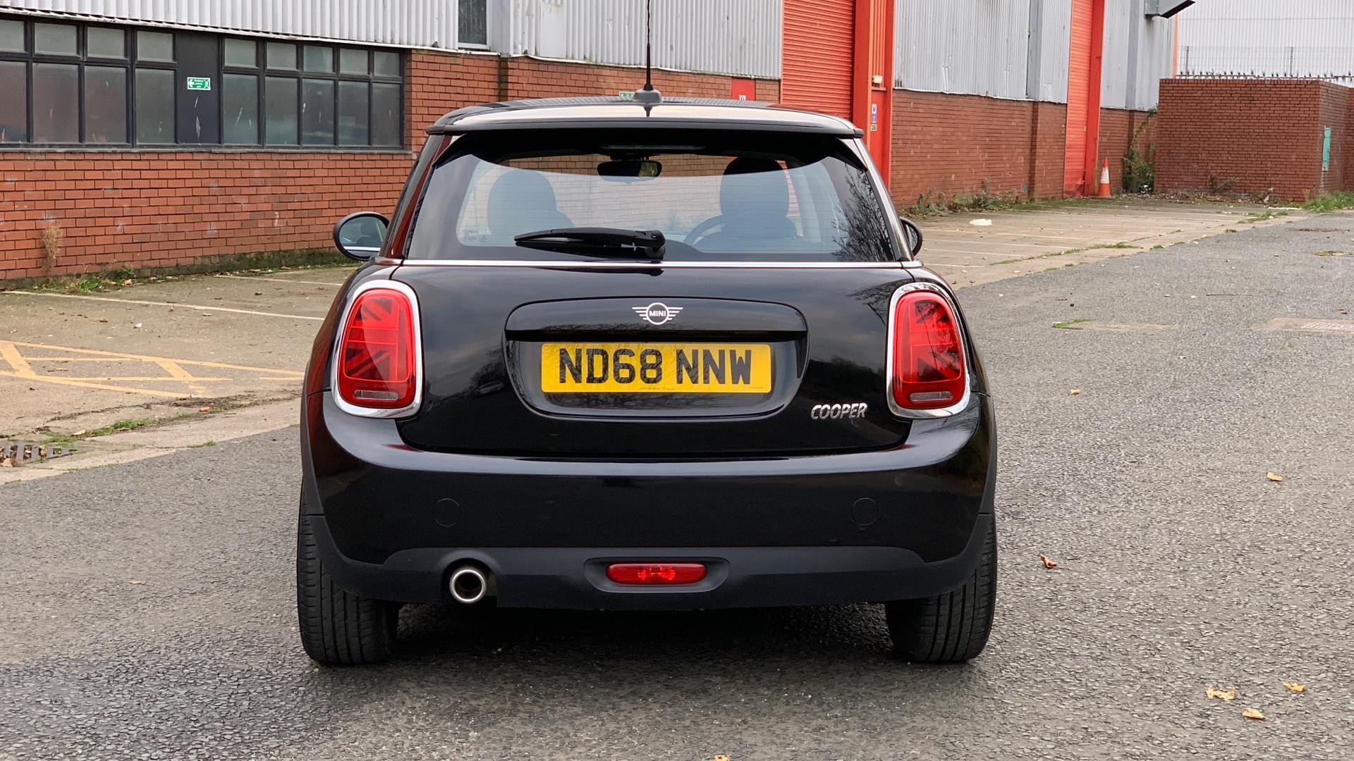 MINI Hatch Image 13