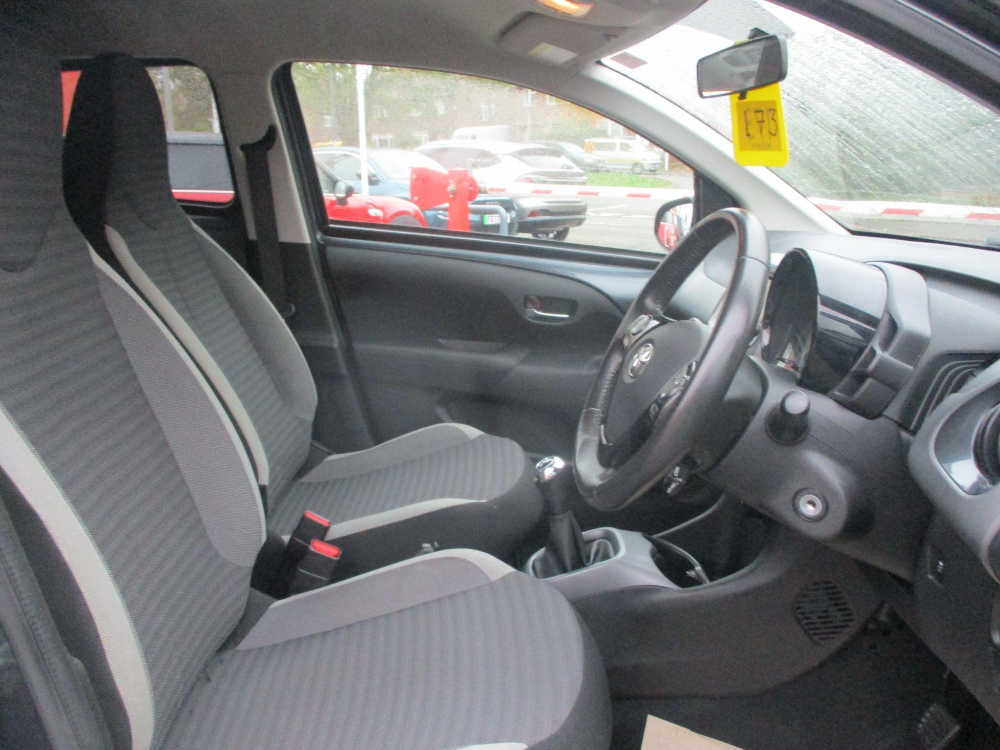 Toyota Aygo Image 11