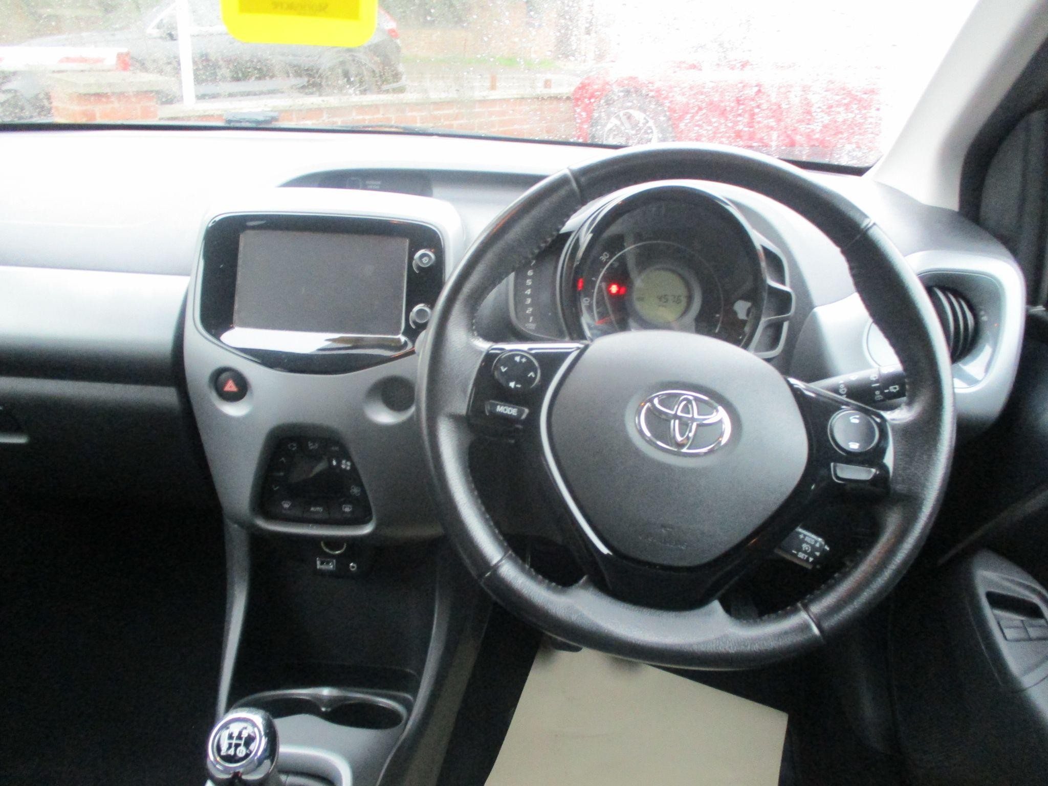 Toyota Aygo Image 12