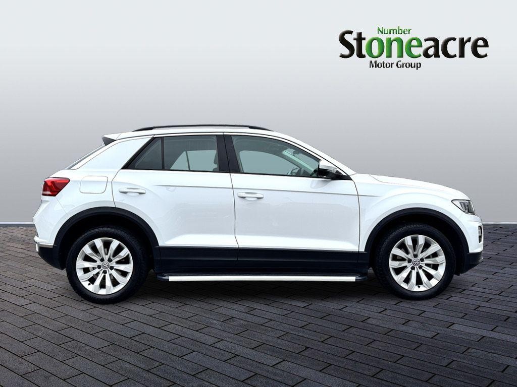 Volkswagen T-Roc Image 2