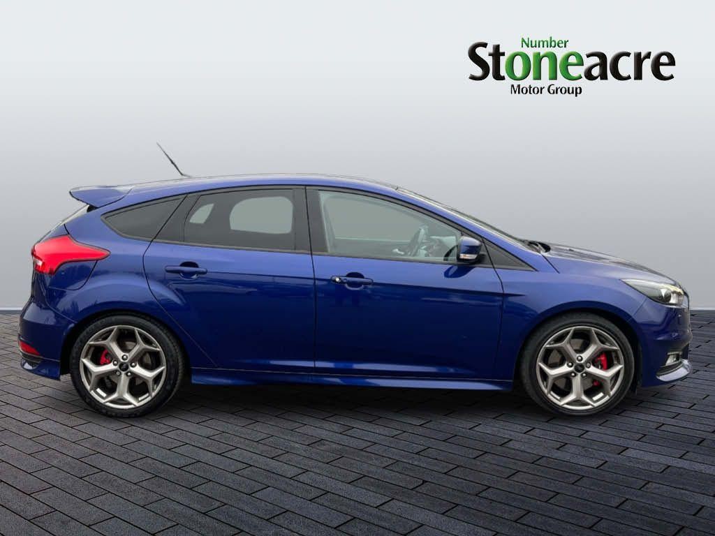 Ford Focus Image 2