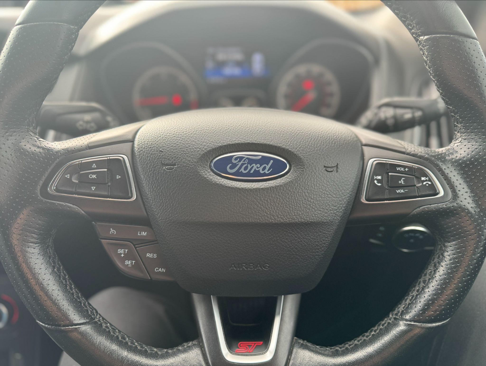 Ford Focus Image 15