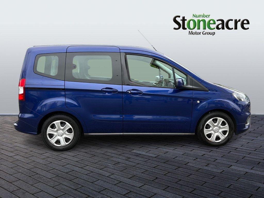 Ford Tourneo Courier Image 2