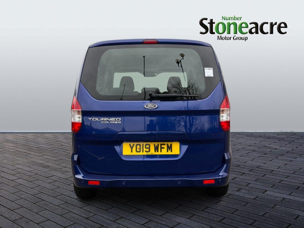 Ford Tourneo Courier Image 4