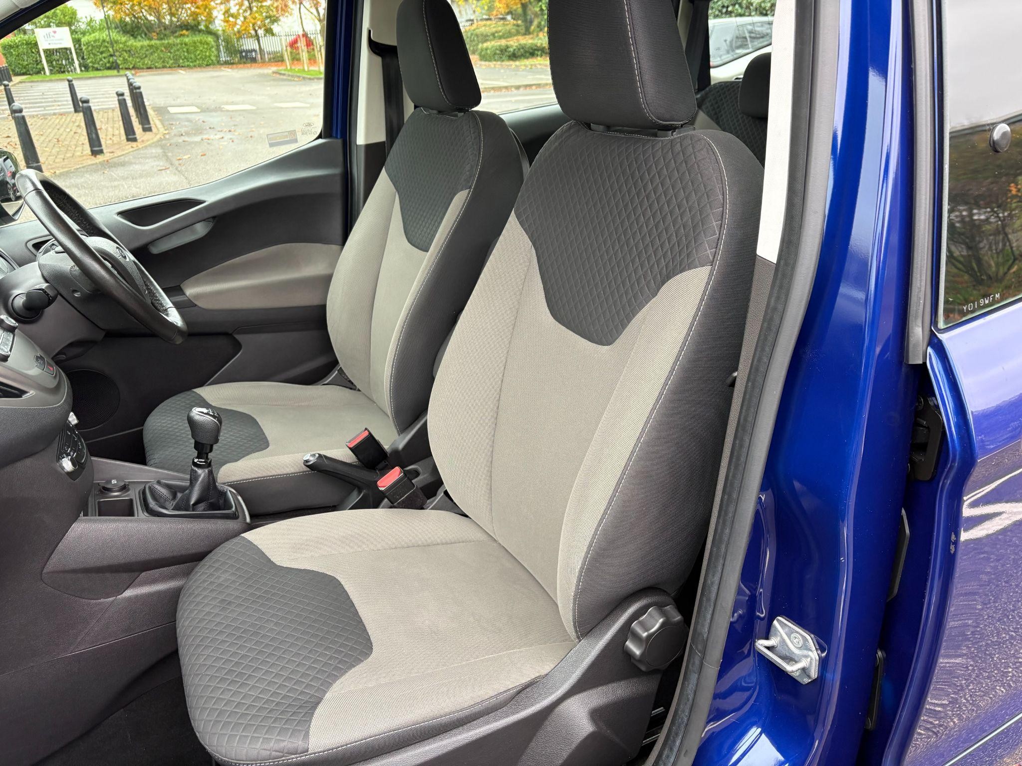 Ford Tourneo Courier Image 15