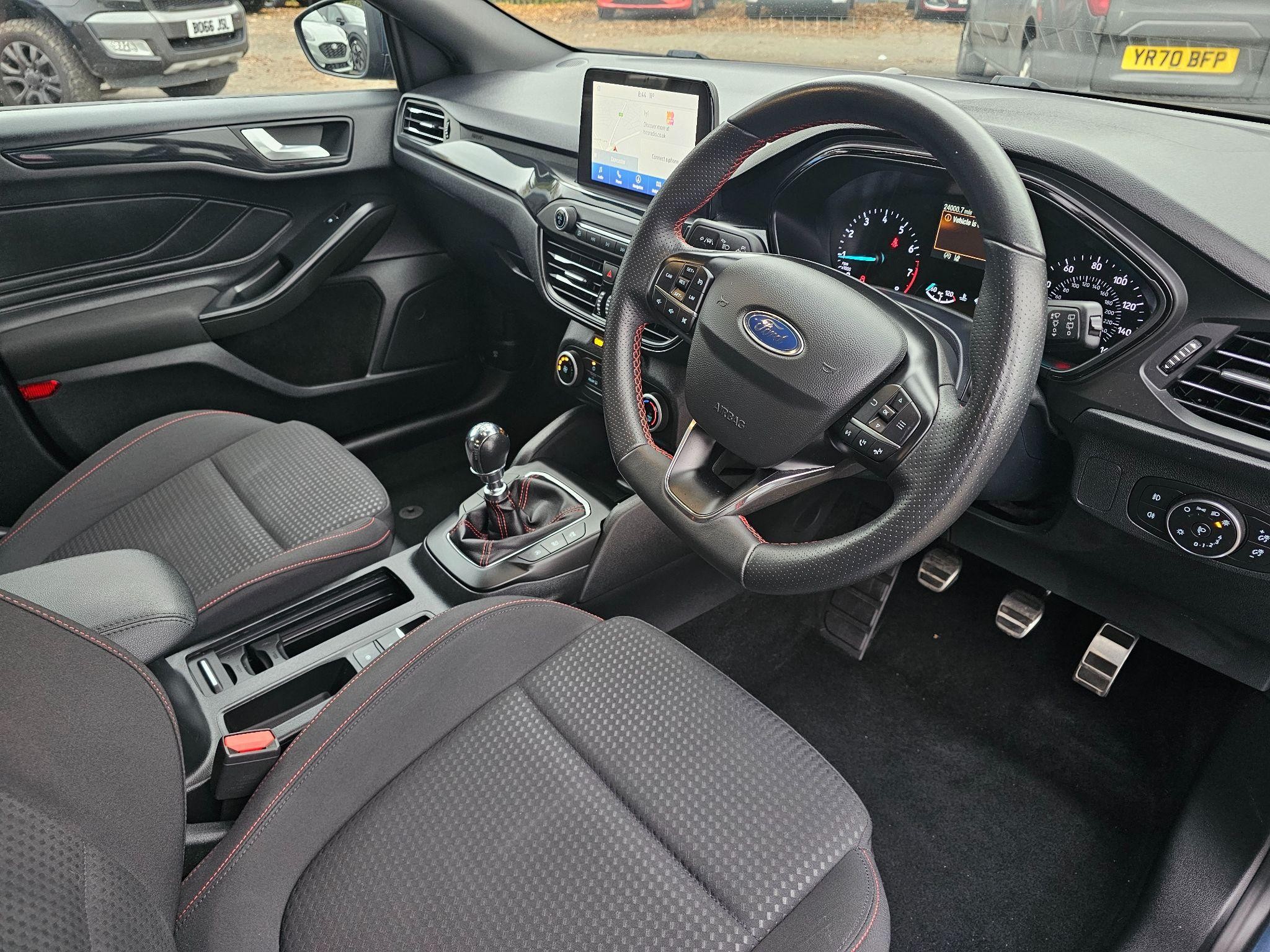 Ford Focus Image 10